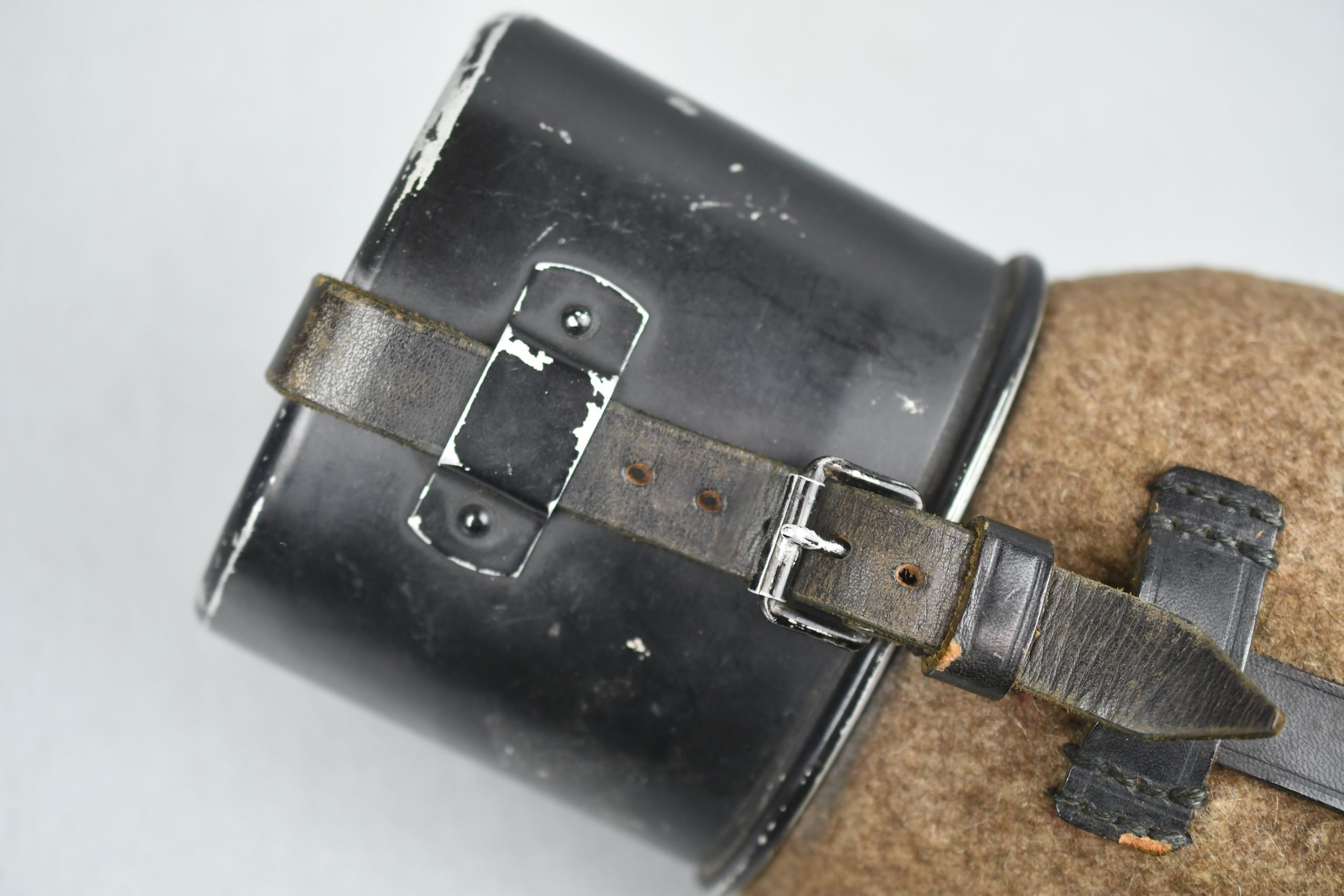M31 Wehrmacht matching canteen by O.H.W. 1939 — image 9