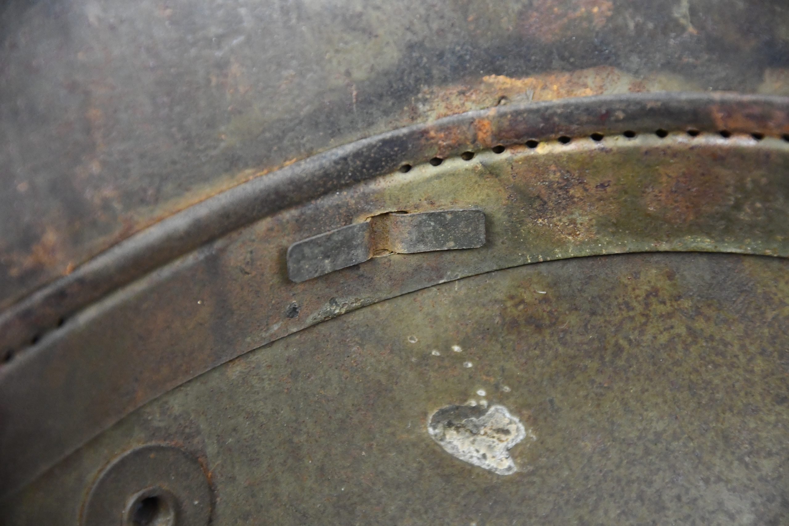 M16 WW1 German steel helmet with bullet hits ET64 — image 11