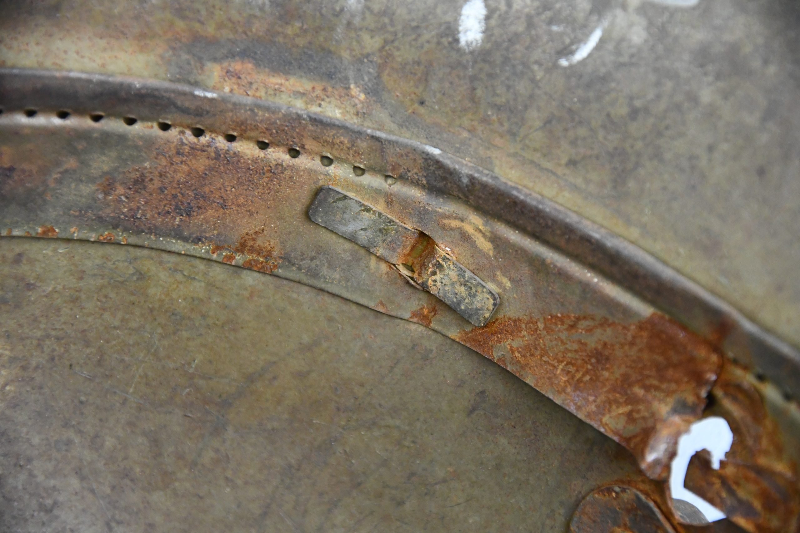 M16 WW1 German steel helmet with bullet hits ET64 — image 12