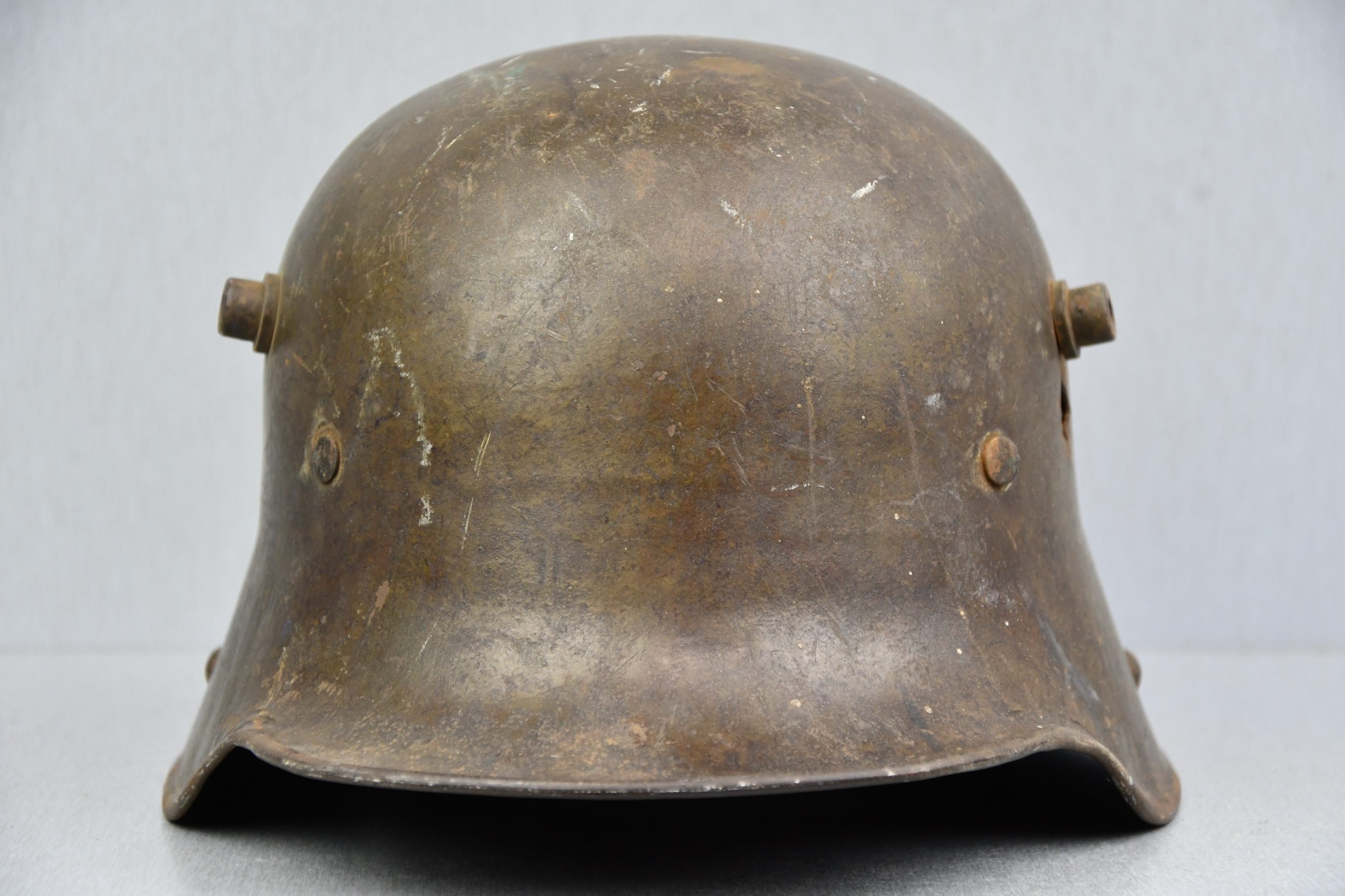 M16 WW1 German steel helmet with bullet hits ET64 — image 2