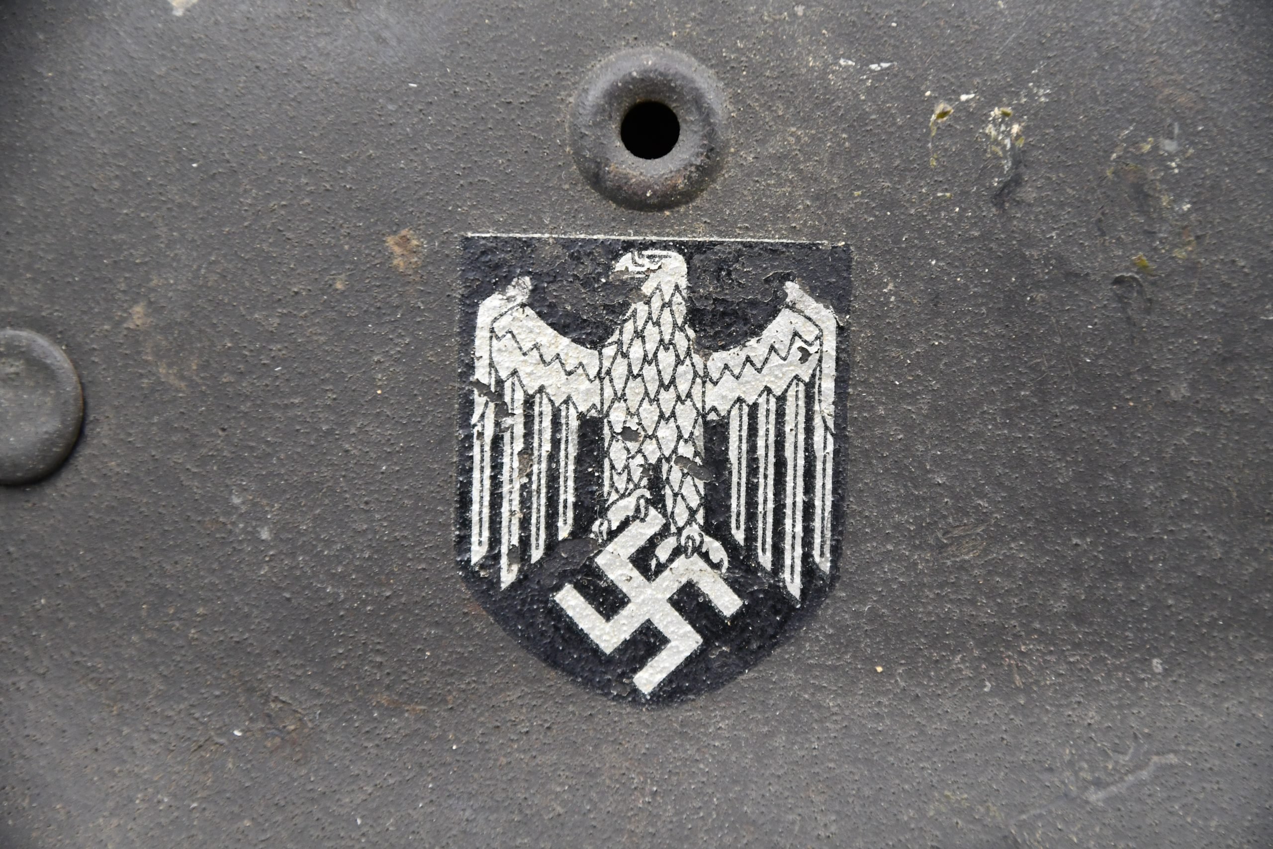 M42 army (Heer) single decal steel helmet NS68 — image 2