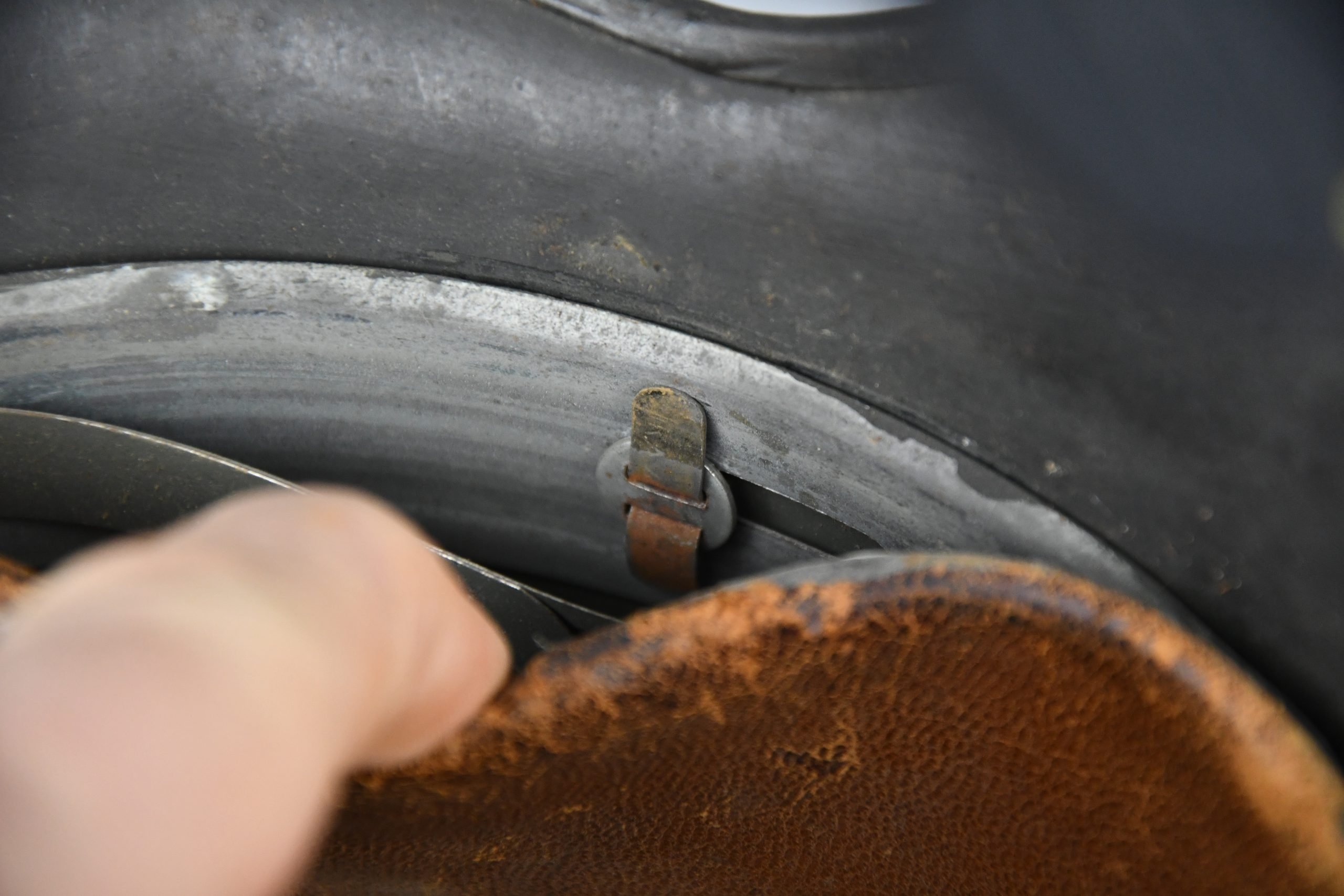 M40 army (Heer) reissued single decal steel helmet ET64 — image 11