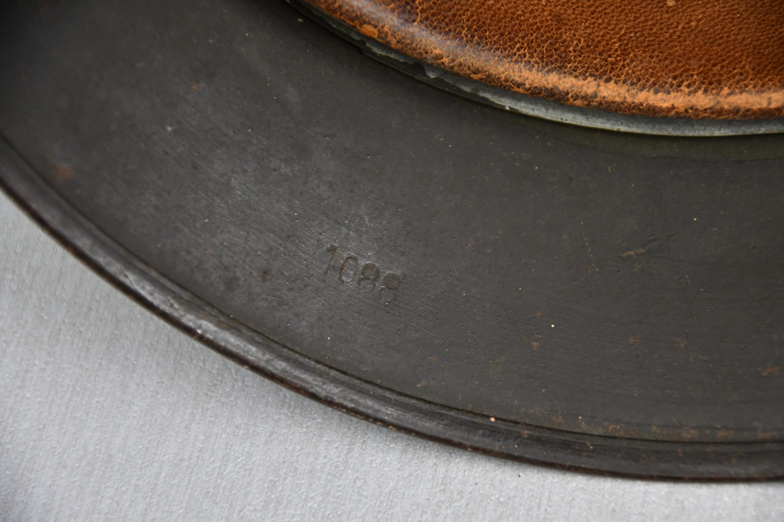 M40 army (Heer) reissued single decal steel helmet ET64 — image 13