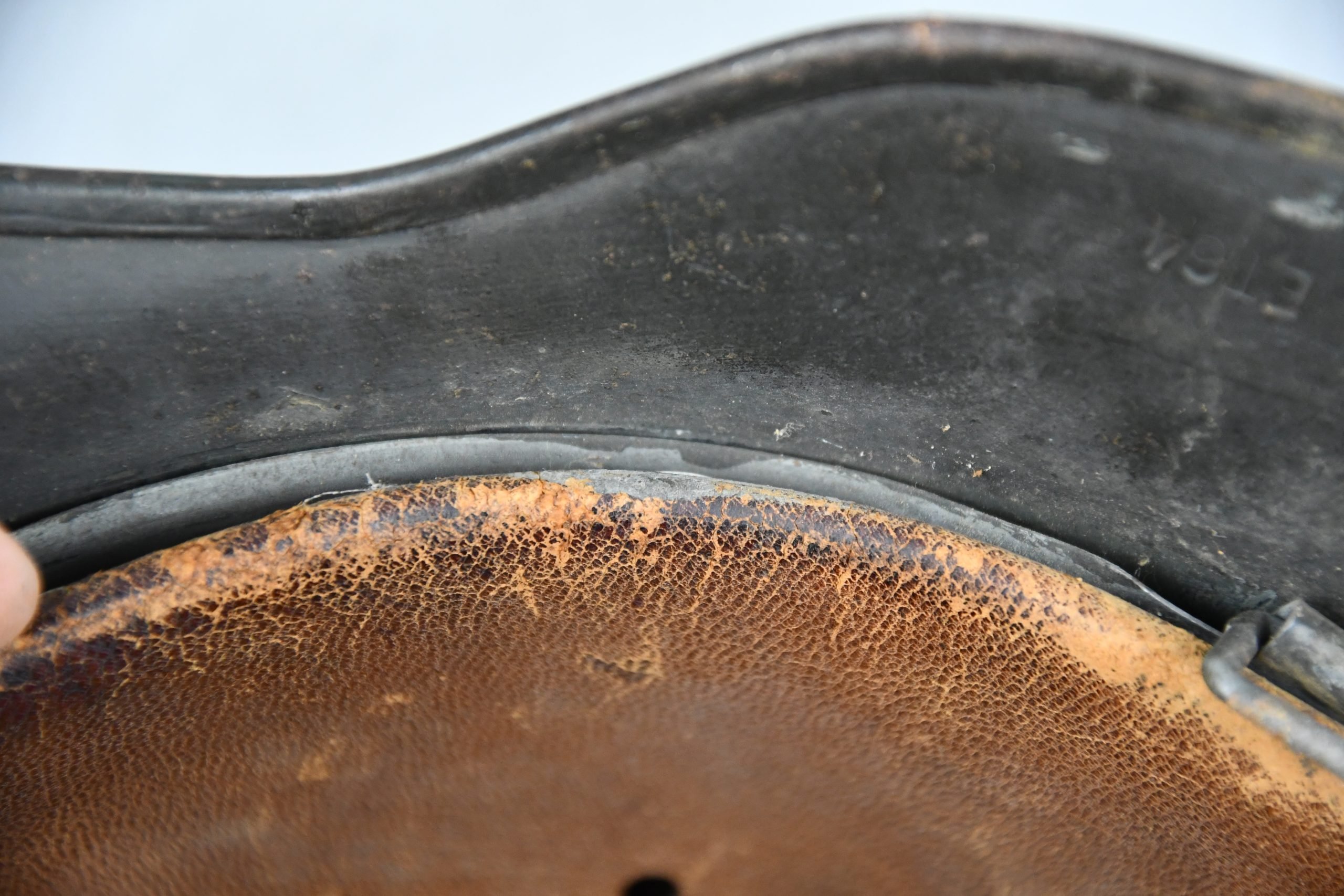 M40 army (Heer) reissued single decal steel helmet ET64 — image 16