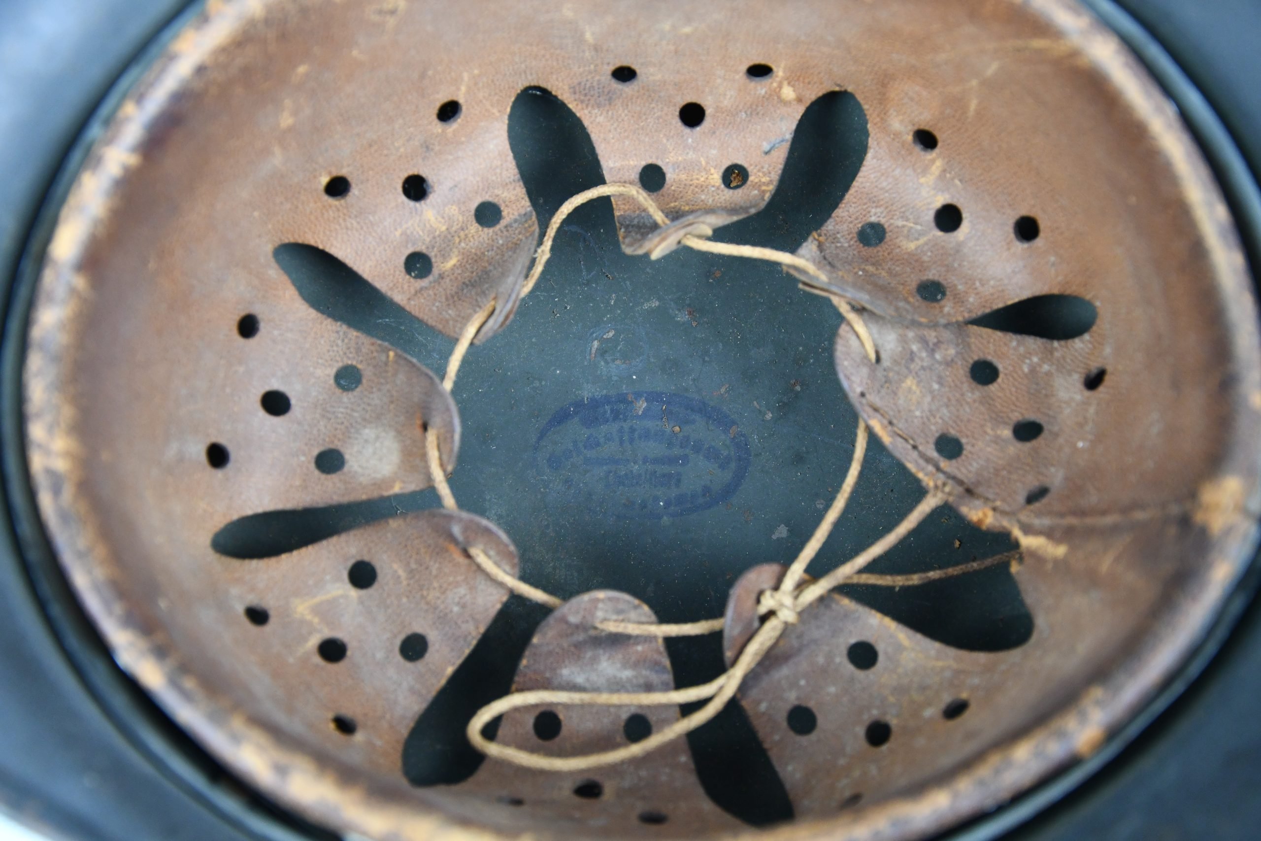 M40 army (Heer) reissued single decal steel helmet ET64 — image 9