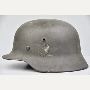 M40 army (Heer) reissued single decal steel helmet ET64