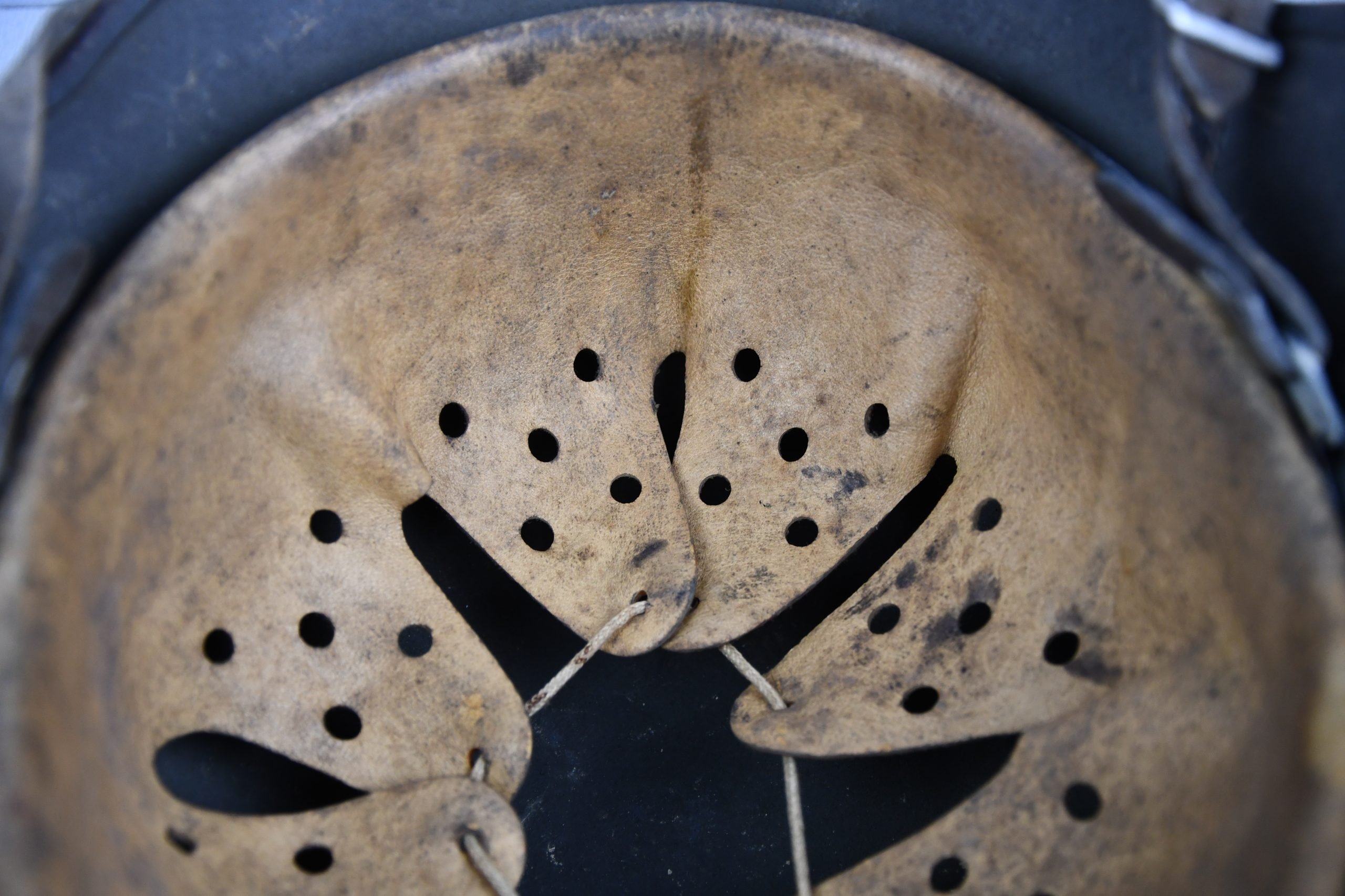 M35 army (Heer) reissued single decal steel helmet NS66 — image 10