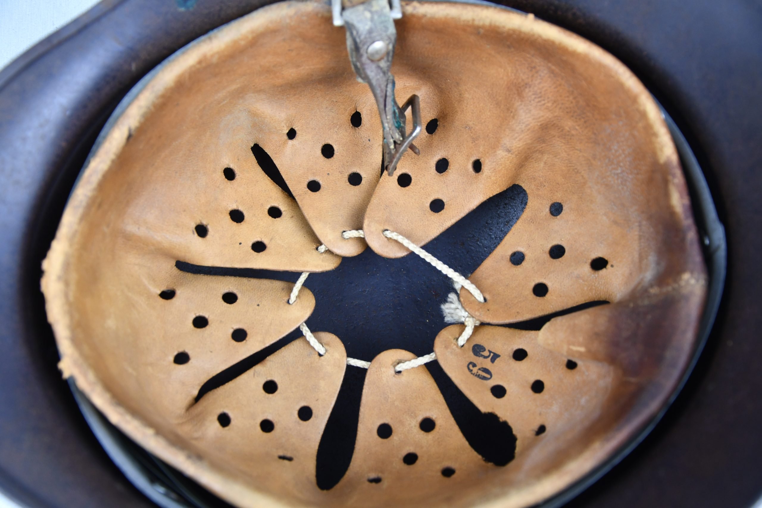 RARE M40 Polizei double decal 'beaded' steel helmet EF68 — image 9