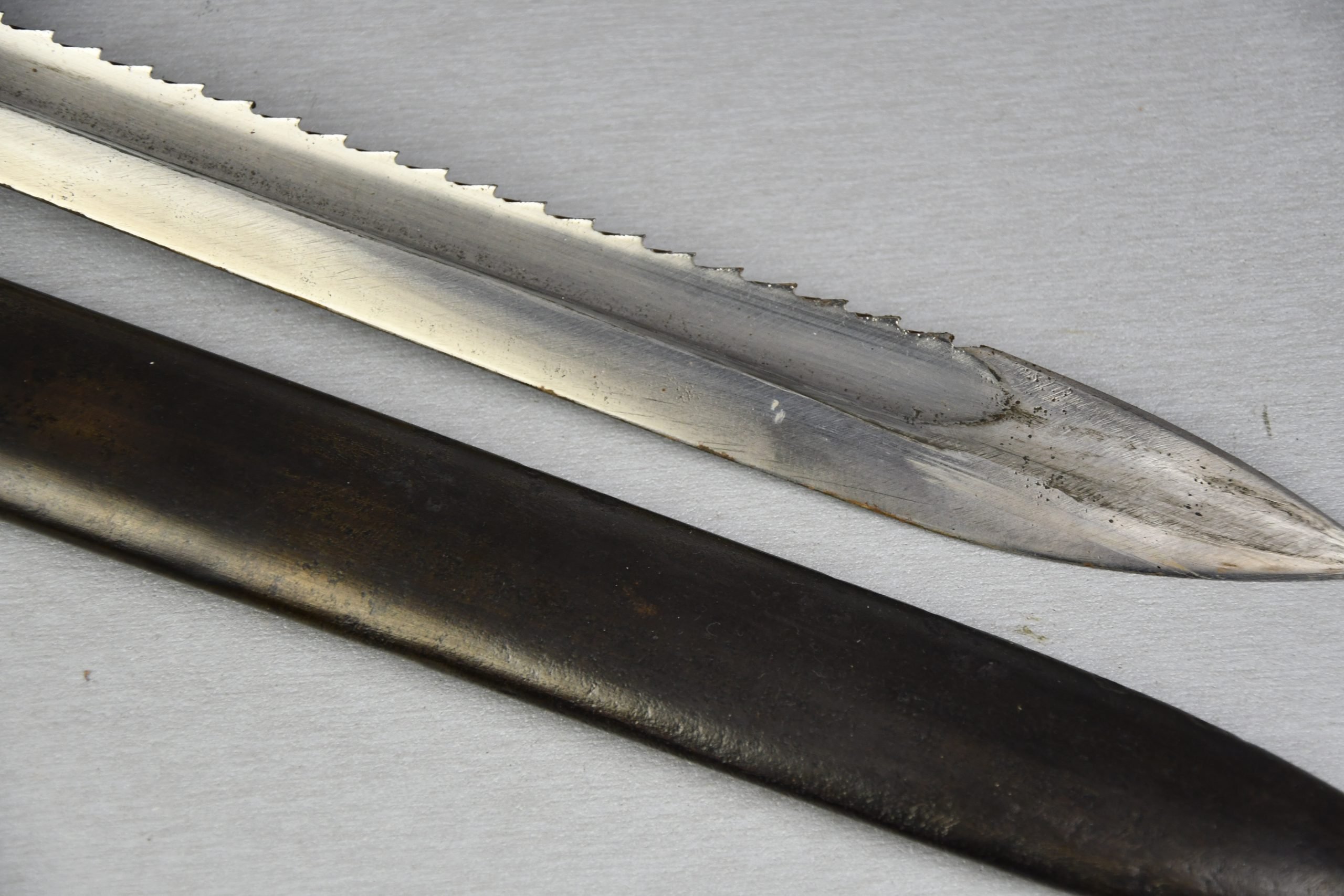 WW1 German M1895/05 'Butcher' bayonet with sawteeth by Erfurt 1915 — image 4