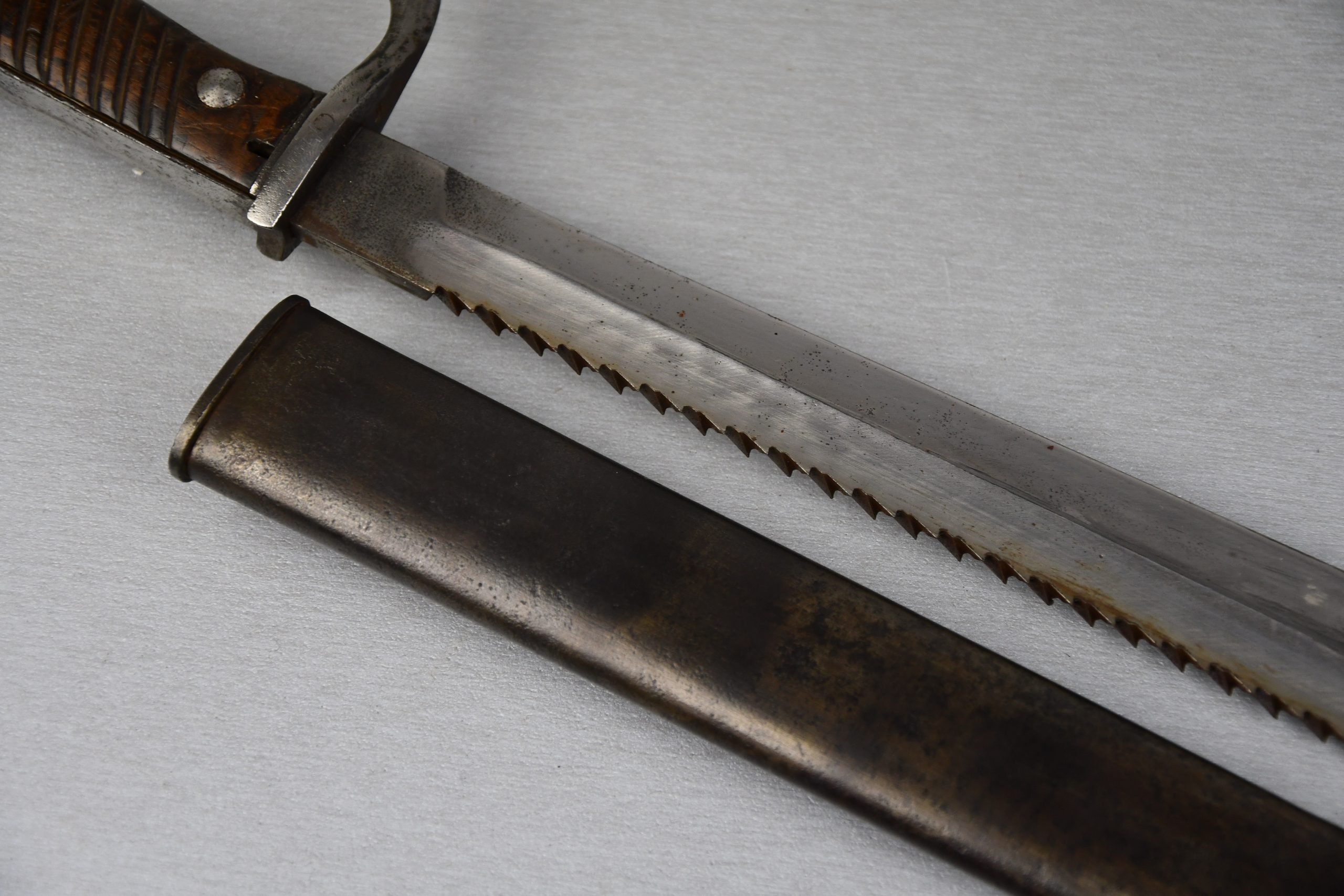 WW1 German M1895/05 'Butcher' bayonet with sawteeth by Erfurt 1915 — image 9