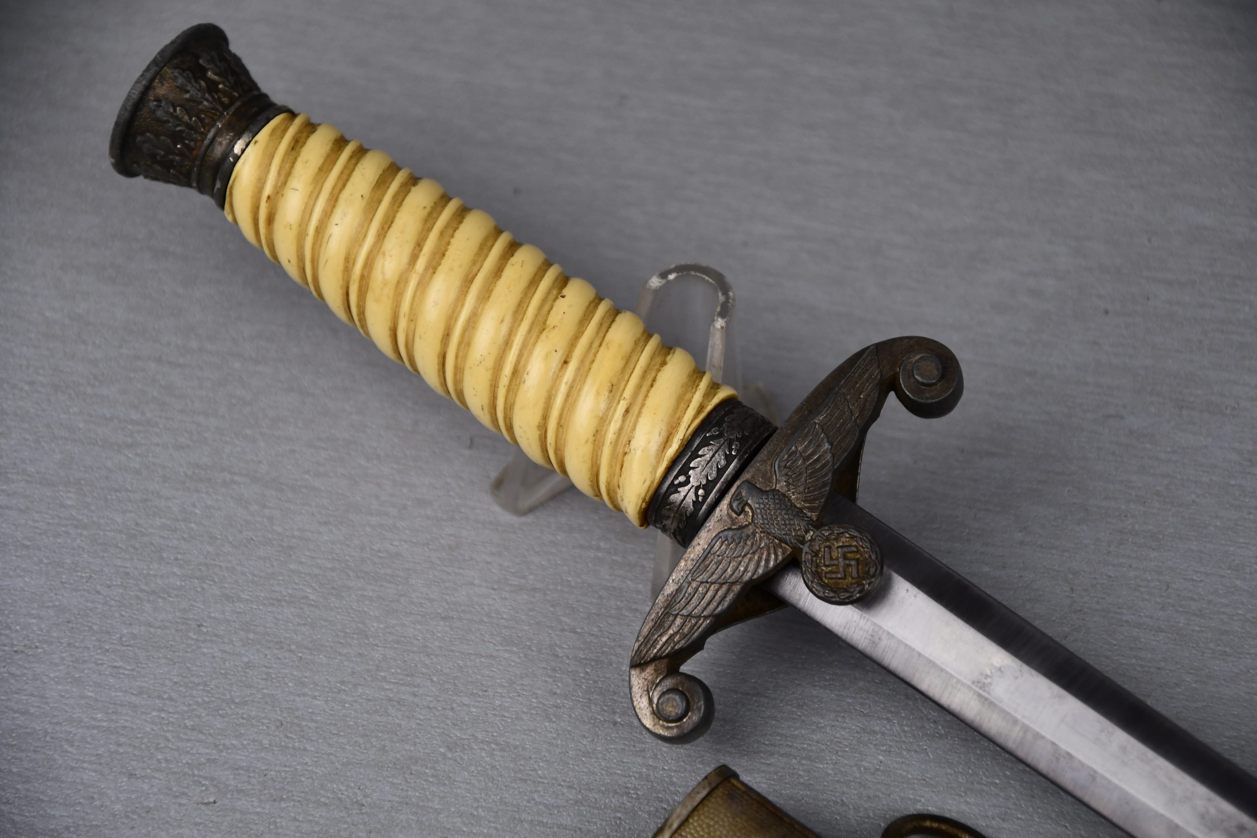 Army (Heer) officer dagger 'Heeres-Offizierdolch' by Tiger — image 2
