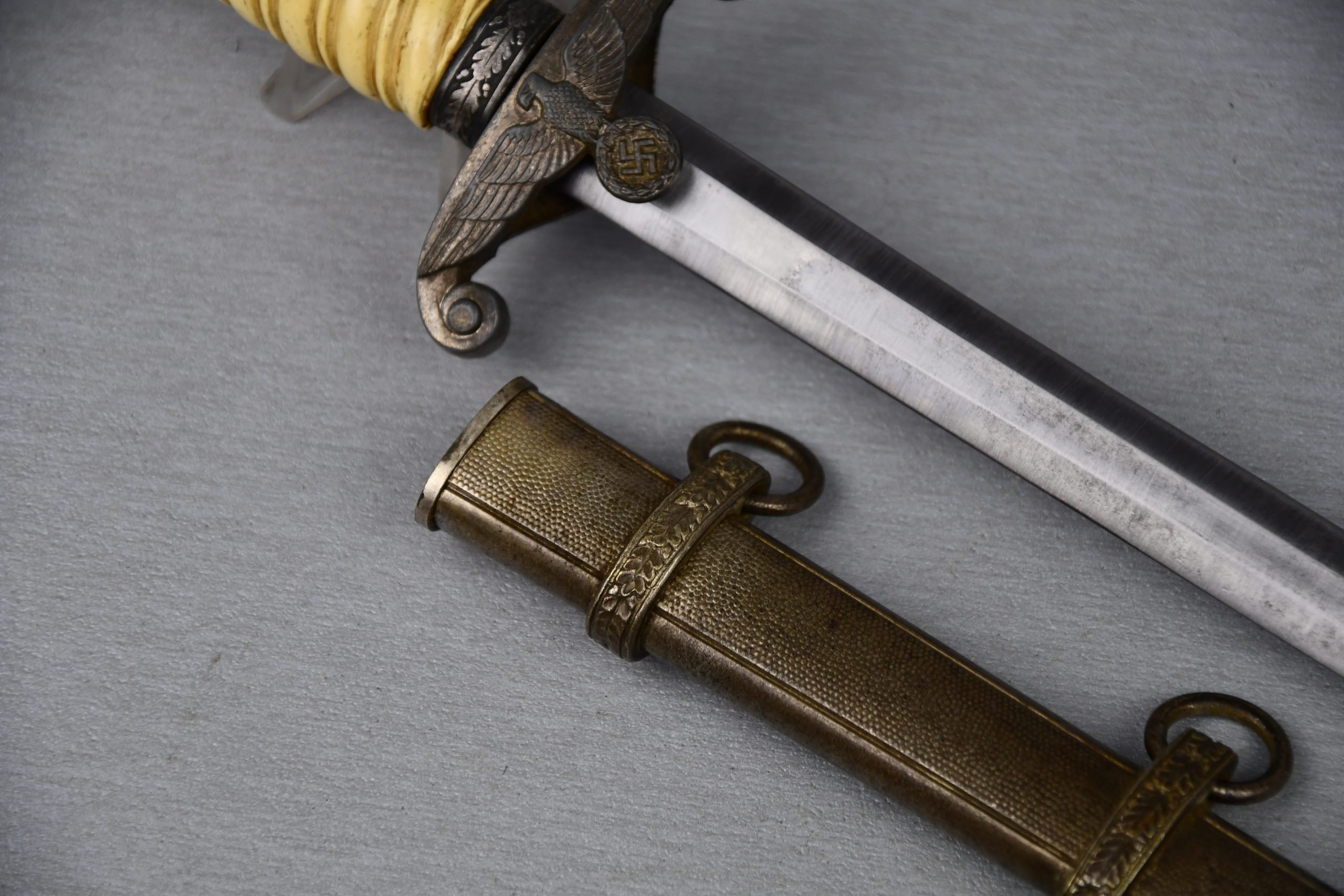 Army (Heer) officer dagger 'Heeres-Offizierdolch' by Tiger — image 3