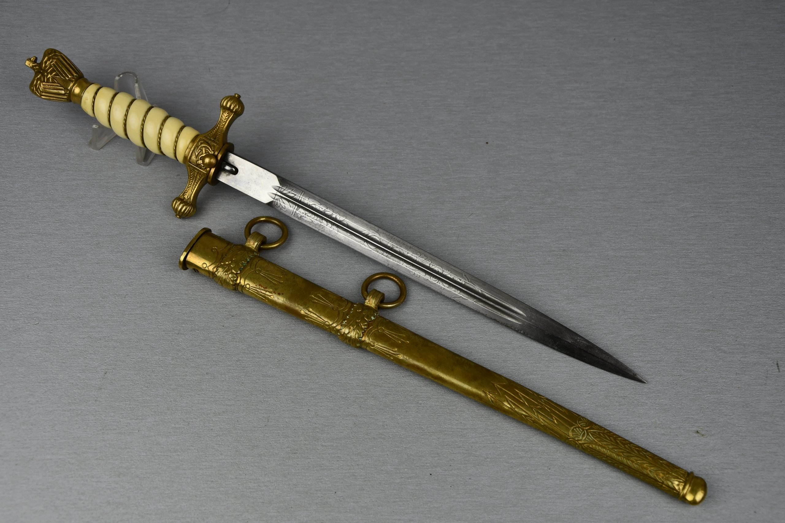 Kriegsmarine officer dagger 'Marine-Offiziersdolch' by W.K.C. — image 7