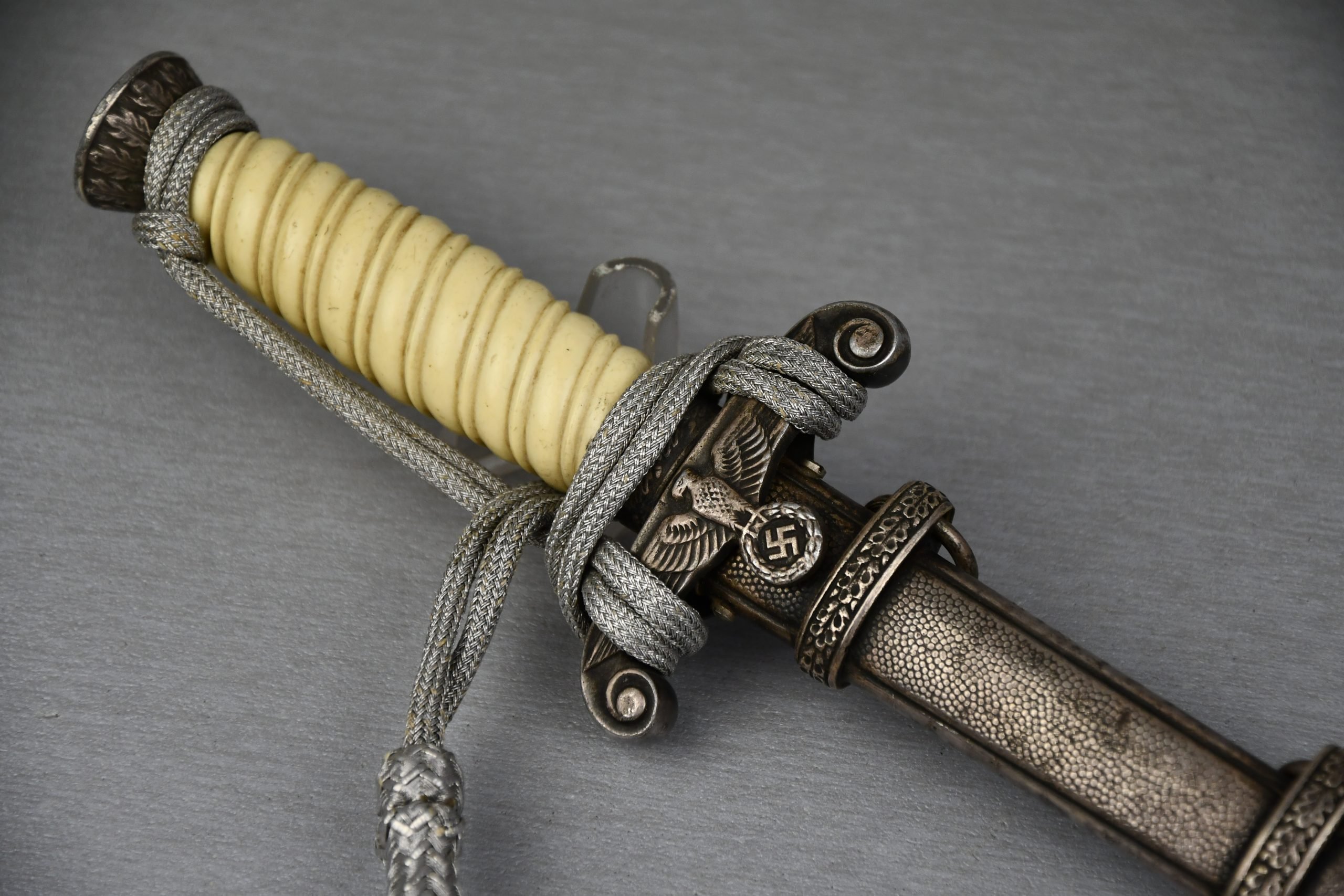 Early army (Heer) officer dagger 'Heeres-Offizierdolch' by Carl Eickhorn — image 13