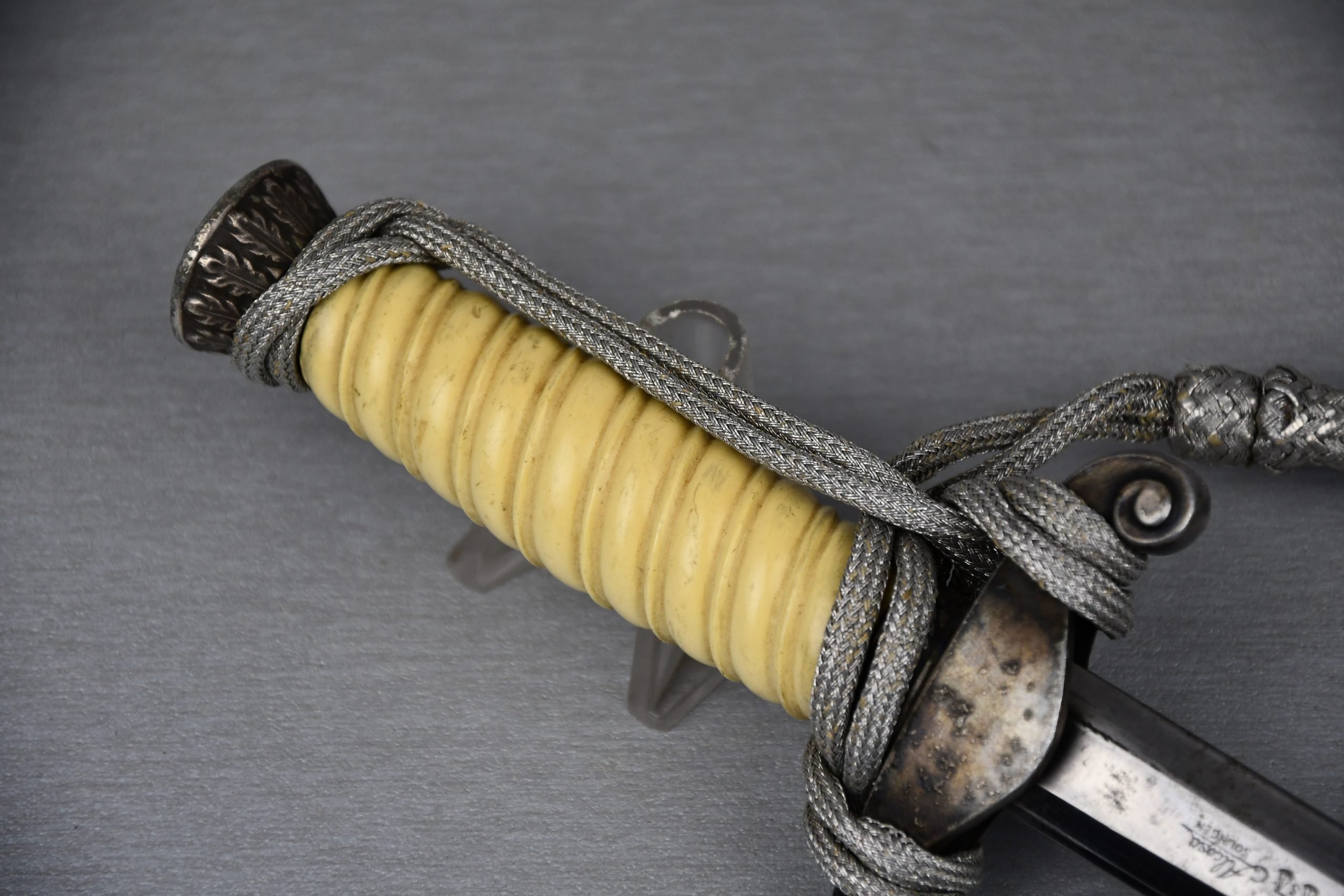 Early army (Heer) officer dagger 'Heeres-Offizierdolch' by Carl Eickhorn — image 4