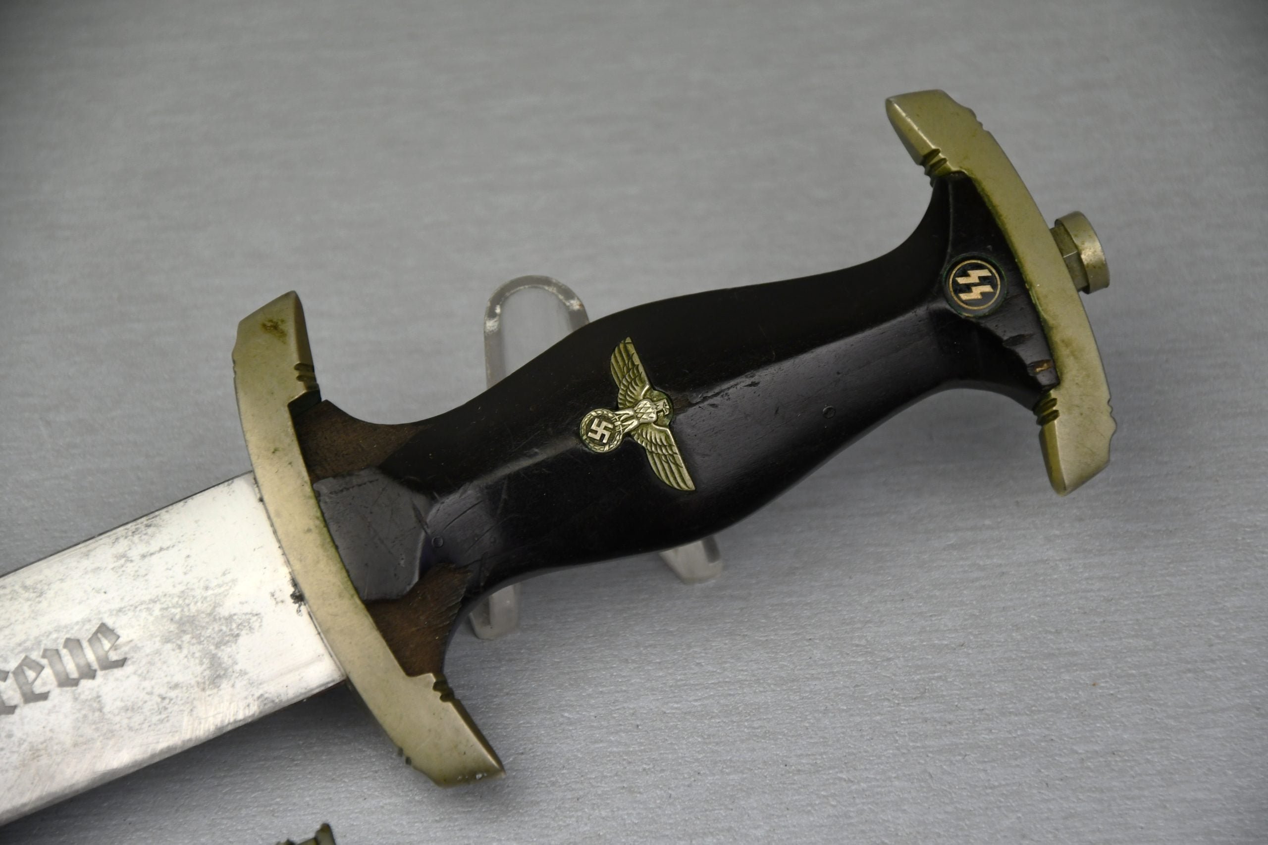 Early M33 SS dagger by Gottlieb Hammesfahr — image 2