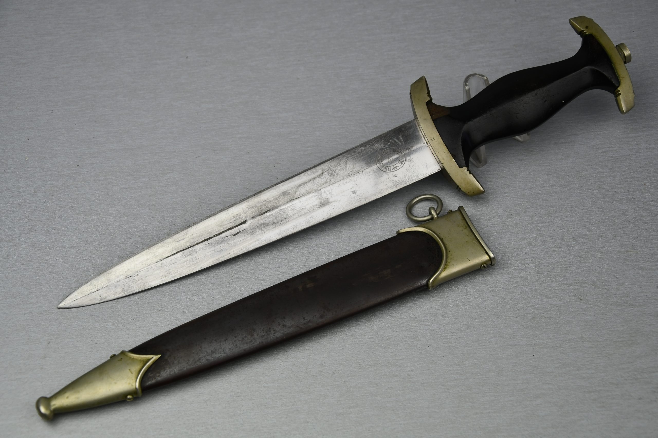 Early M33 SS dagger by Gottlieb Hammesfahr — image 8