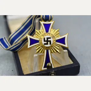 Mother's cross in gold with box by Franz Reischauer Oberstein