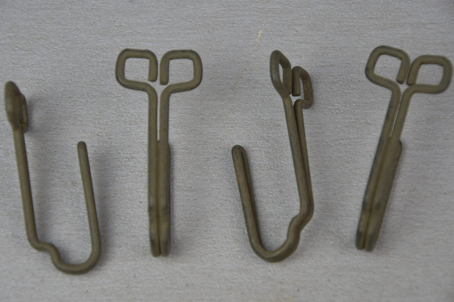 Wehrmacht/SS late war steel belt support hooks for Feldbluse — image 3