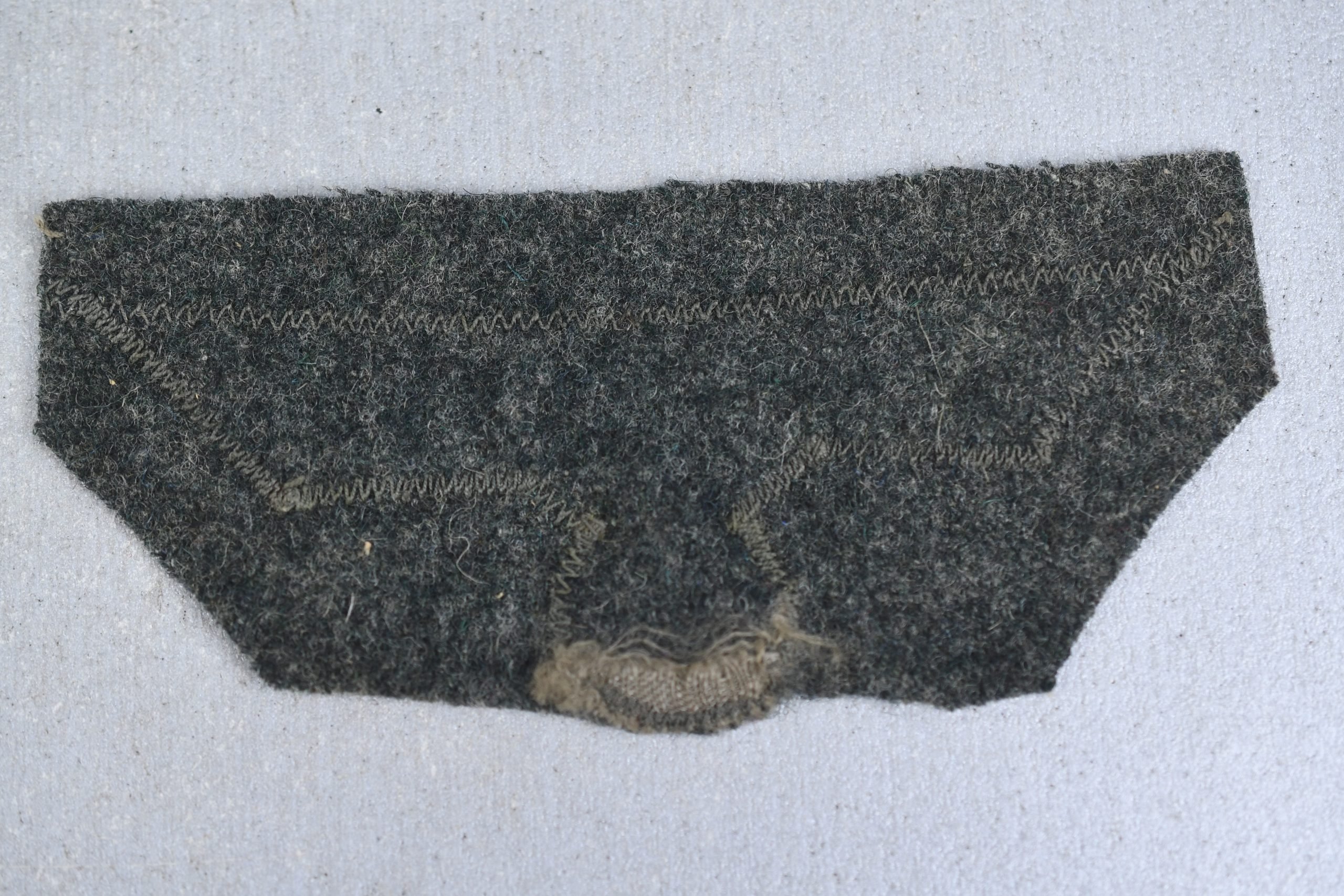 Cut-off M40 army (Heer) 'BeVo' breast eagle — image 2