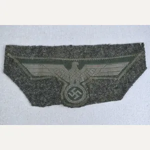 Cut-off M40 army (Heer) 'BeVo' breast eagle