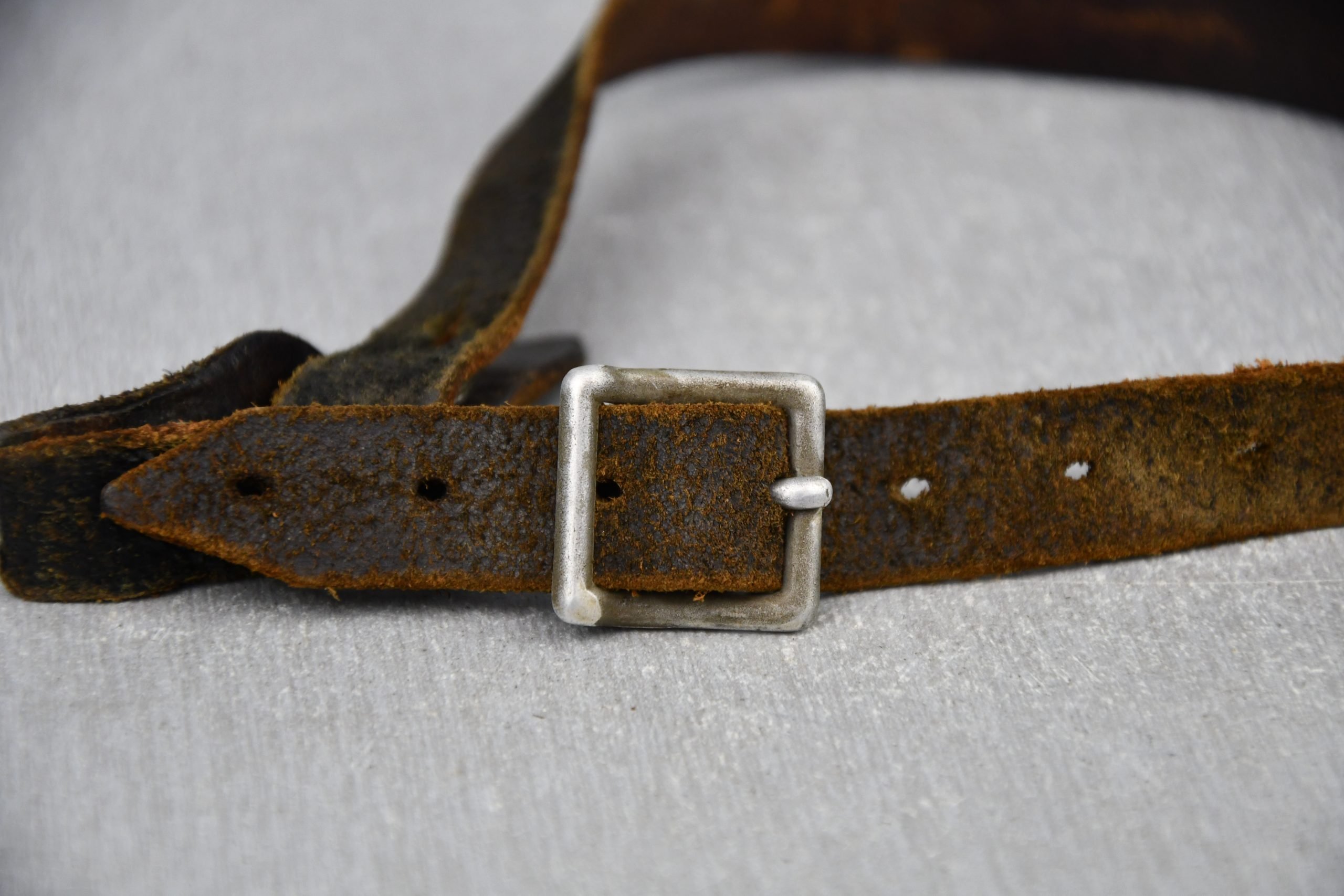 German helmet chin strap ca.1938 — image 2