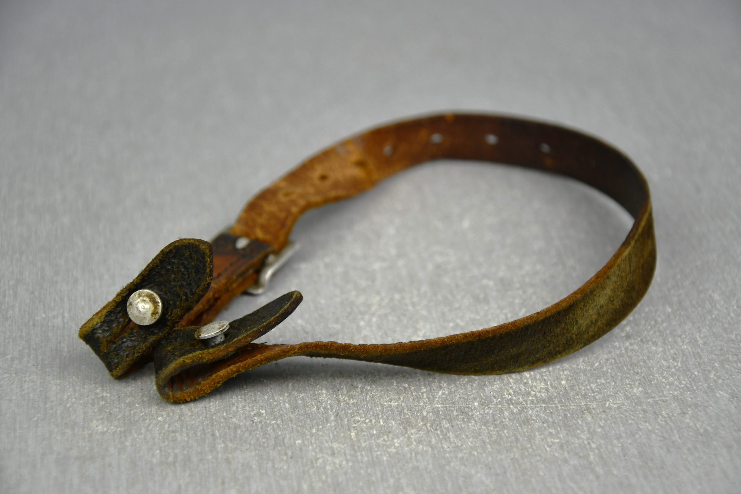 German helmet chin strap ca.1938 — image 3