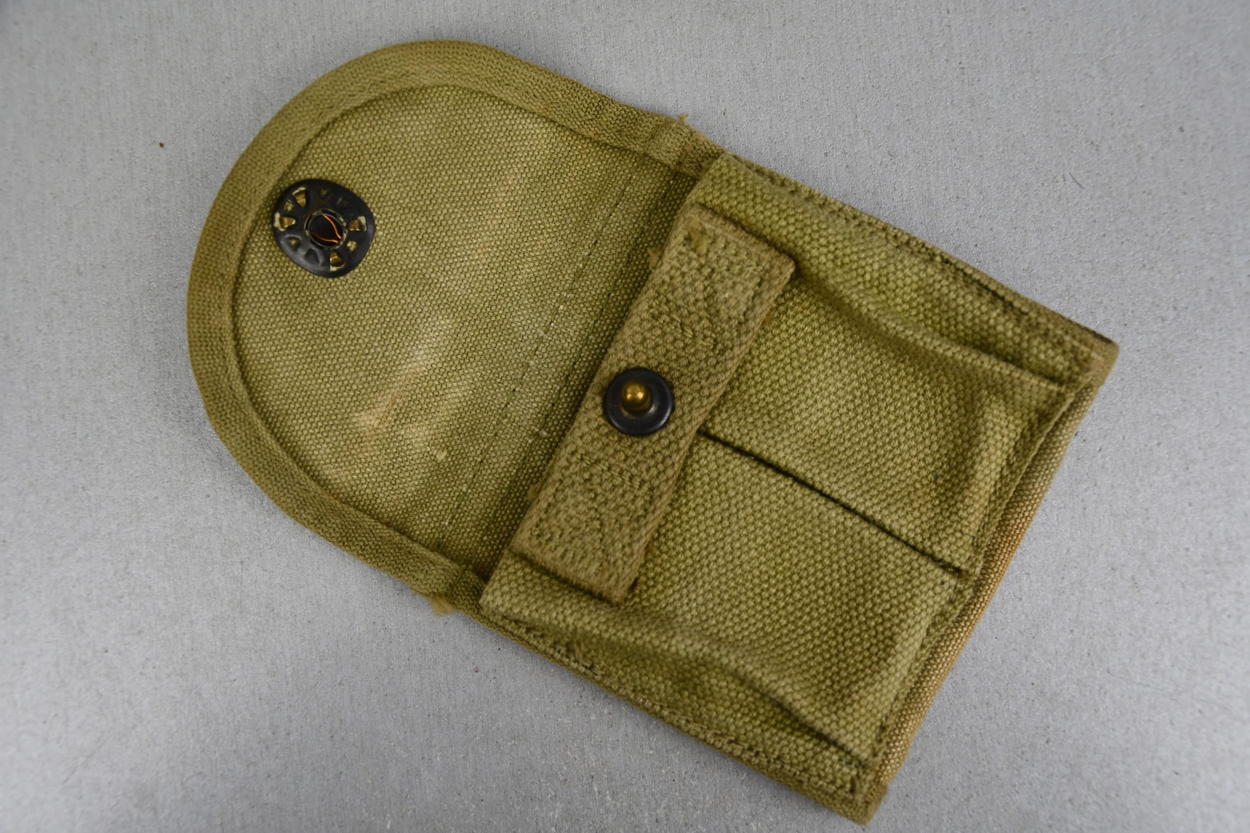 US WW2 M1 Carbine Ammo Pouch 1942 — image 3