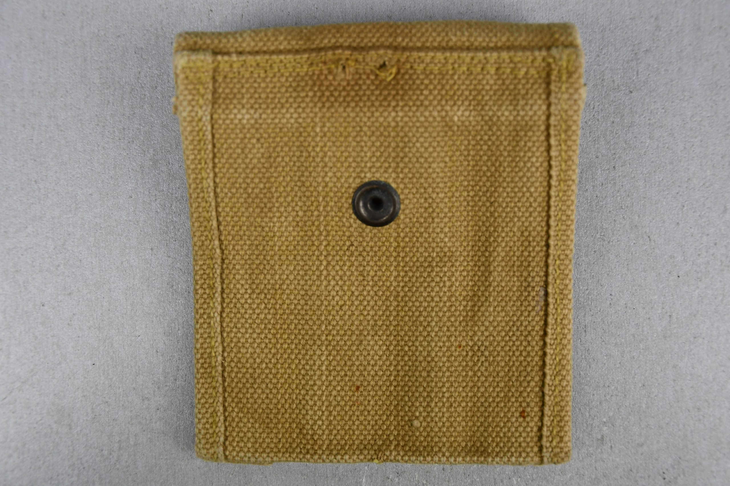US WW2 'British Made' M1 Carbine Ammo Pouch 1943-44 — image 2