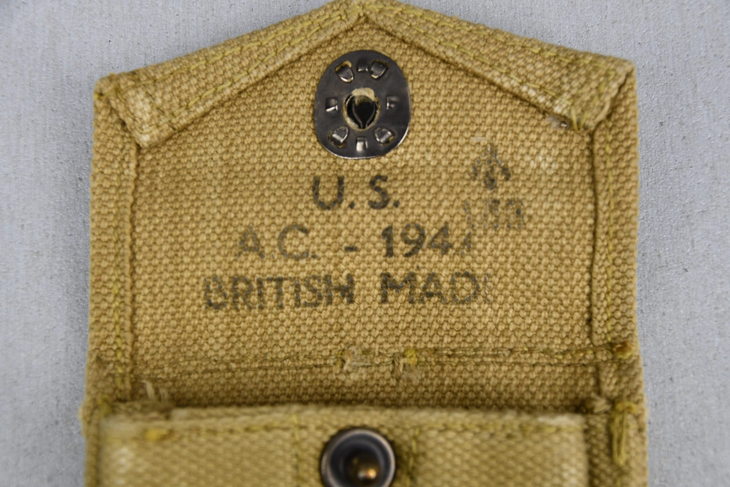 US WW2 'British Made' M1 Carbine Ammo Pouch 1943-44 — image 4