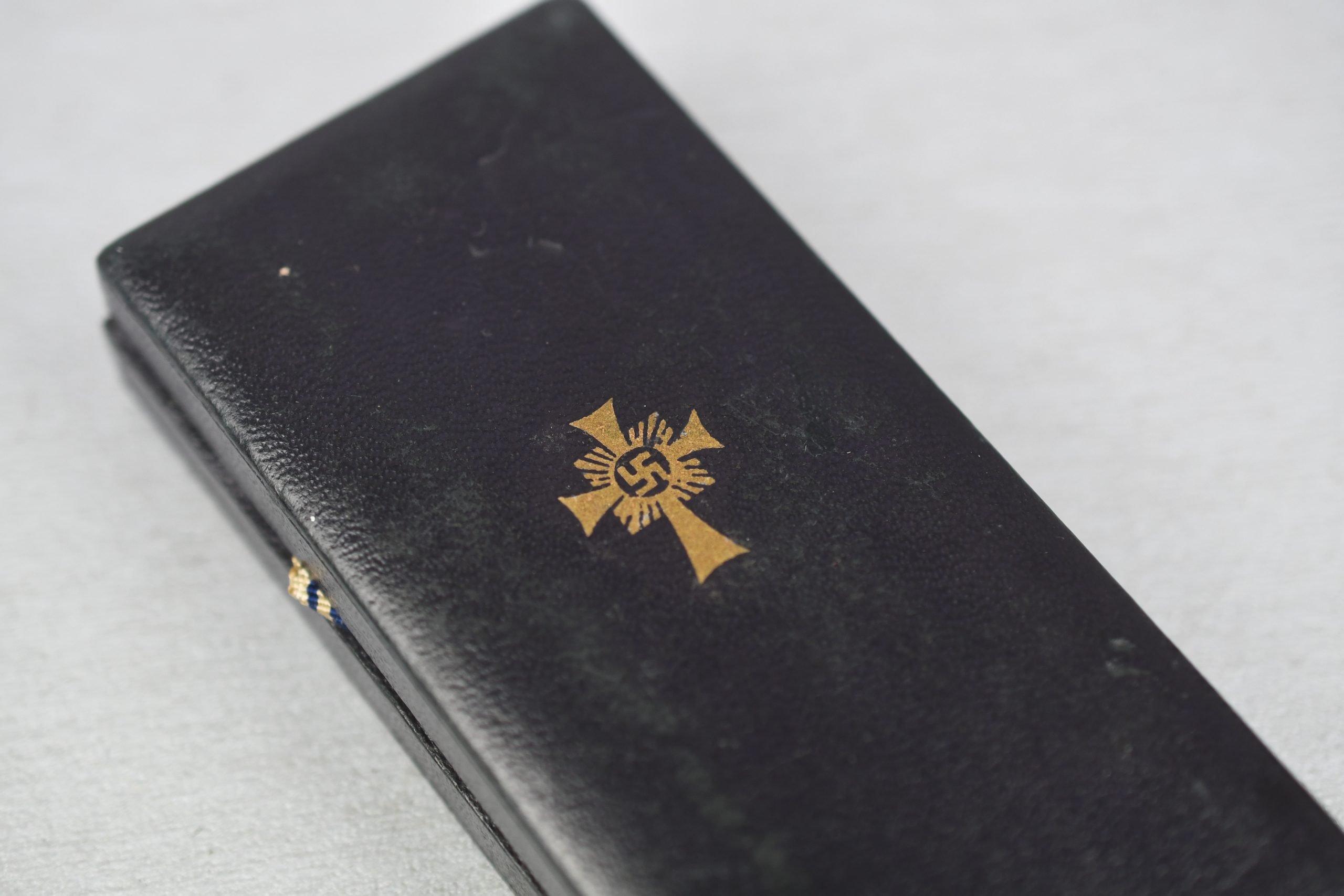Mother's cross in gold with box by C.E. Juncker — image 7