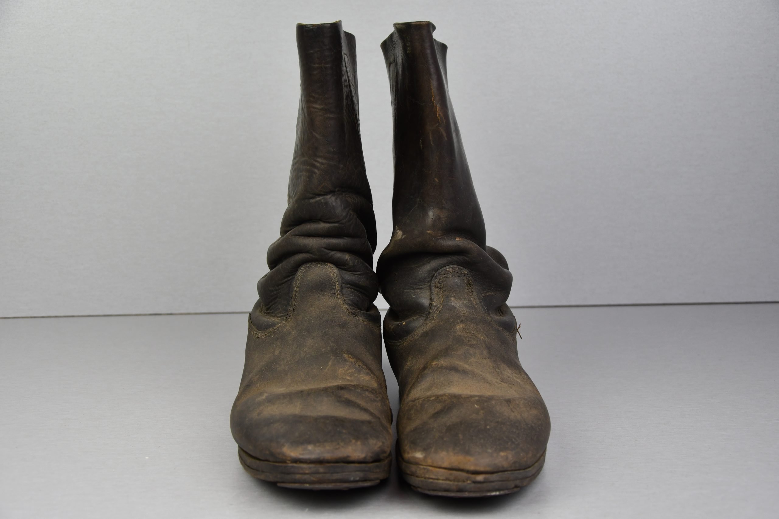 Wehrmacht / SS enlisted men low leather boots with hob nails — image 3