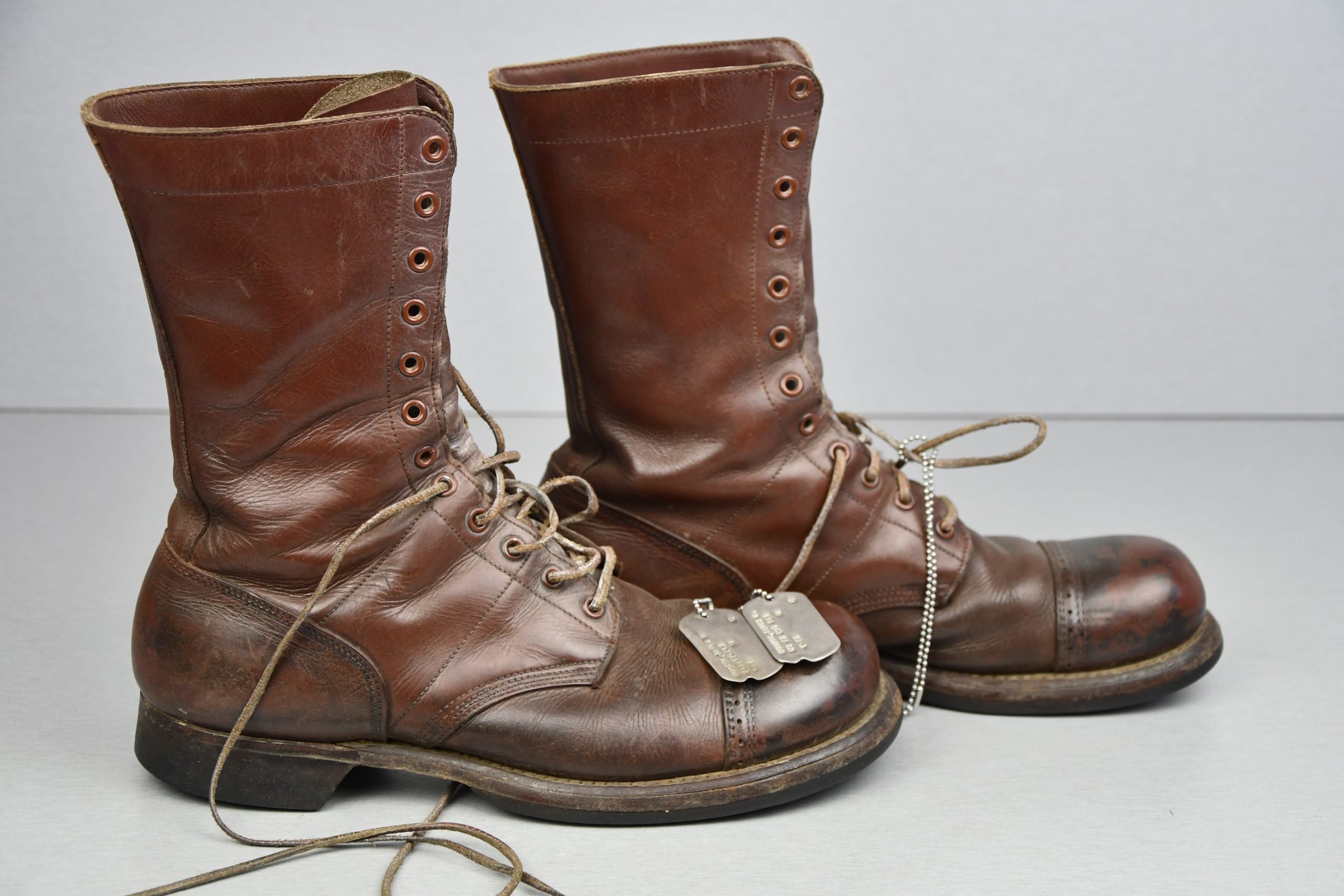 WW2 USA paratrooper jump boots by Corcoran with dog-tags — image 2
