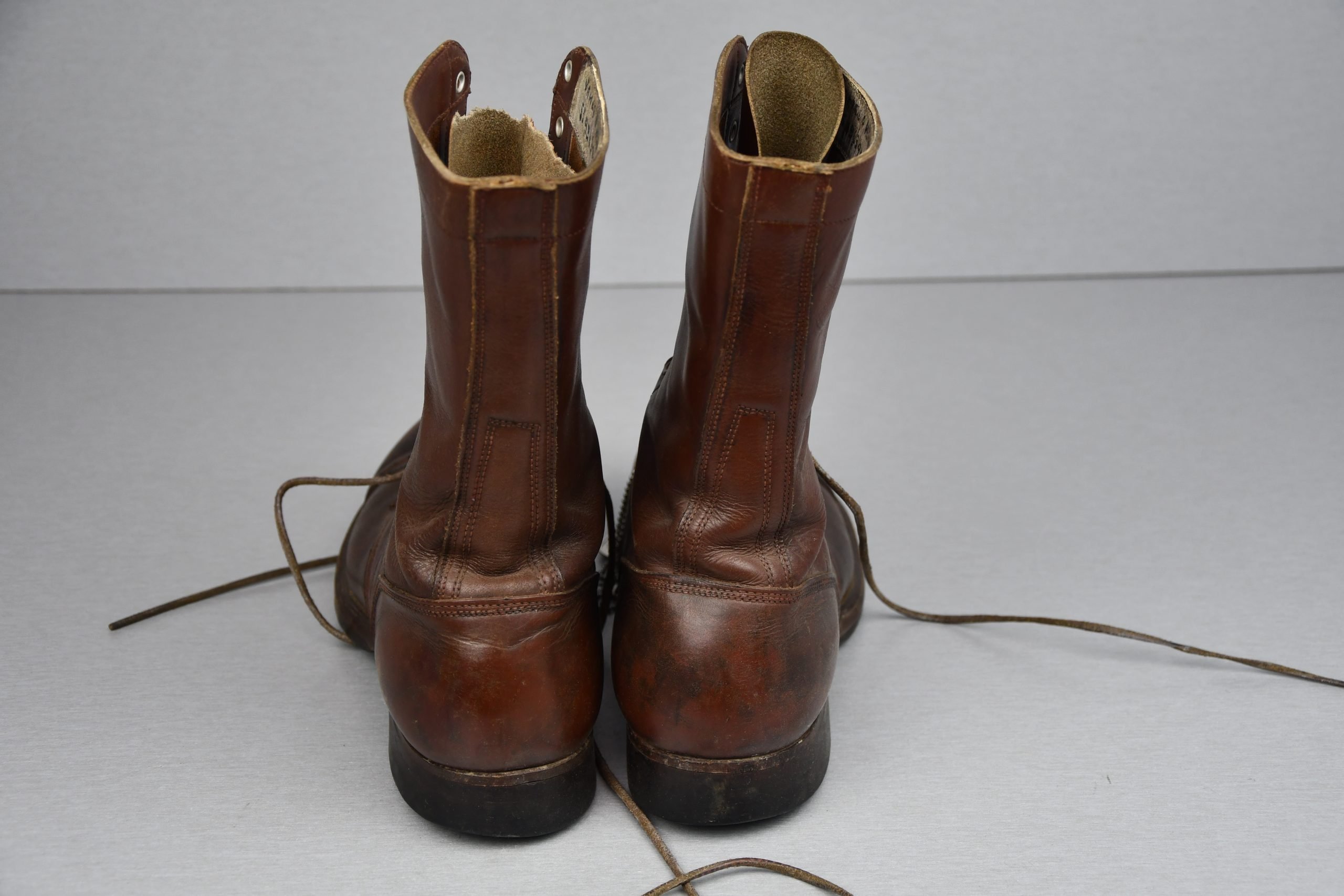 WW2 USA paratrooper jump boots by Corcoran with dog-tags — image 3