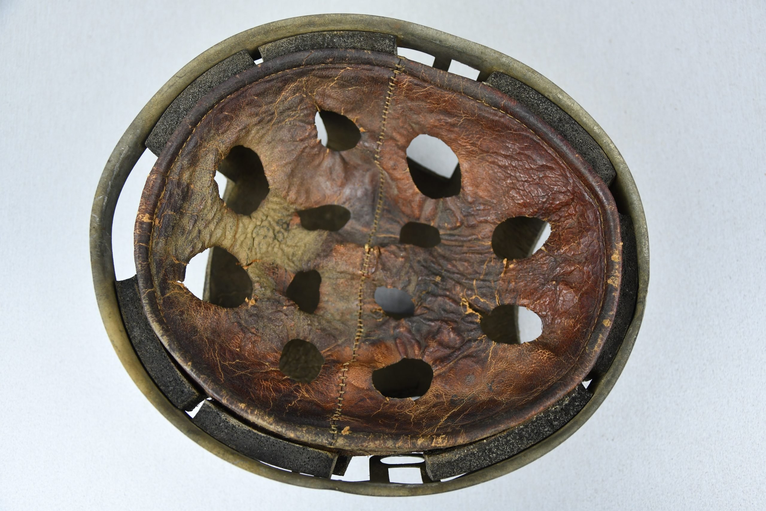 RARE M38 paratrooper 'Fallschirmjäger' helmet liner size 68 — image 7