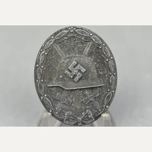 Silver wound badge by '65' Klein & Quenzer