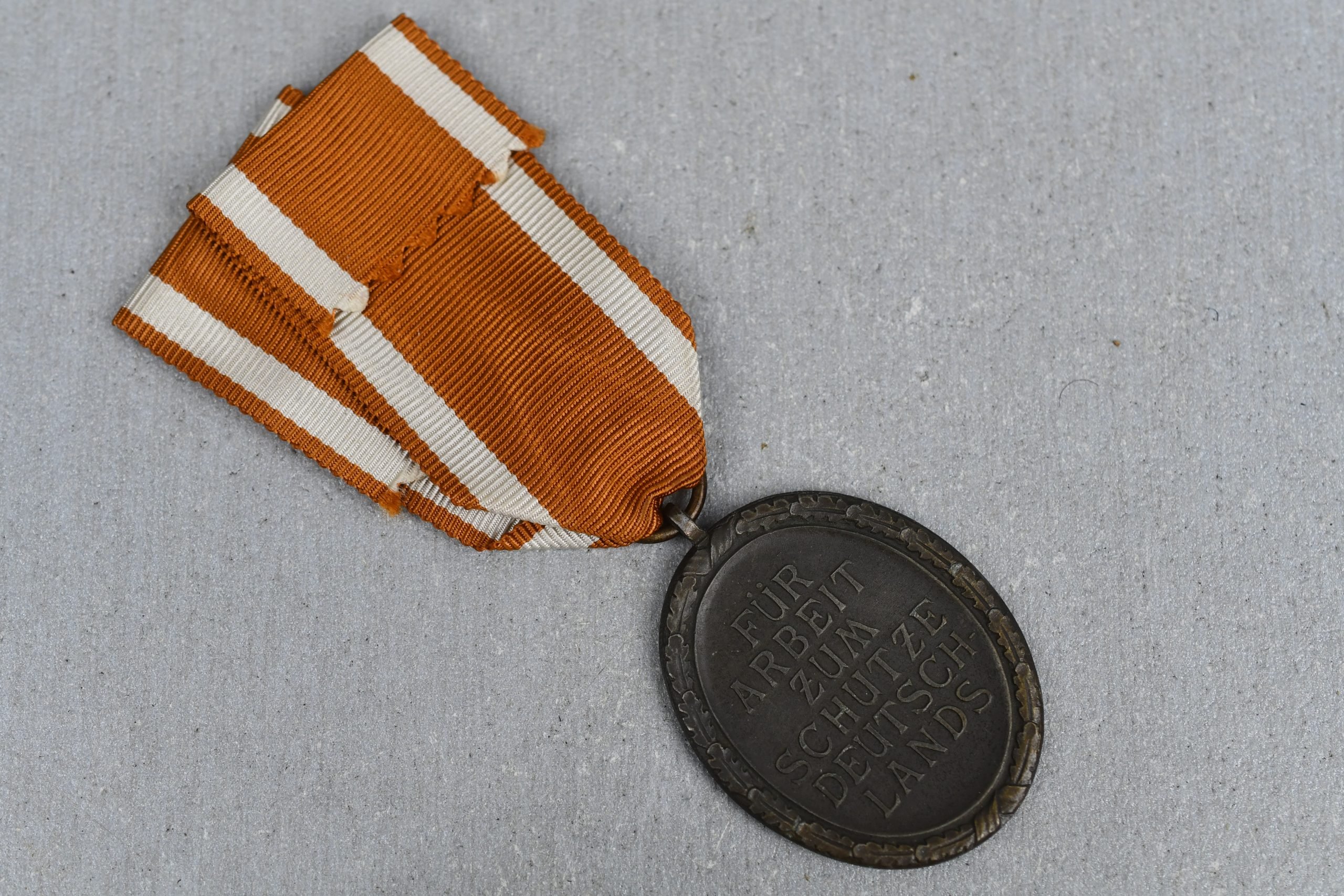 Westwall Medal 'Schutzwall-Ehrenzeichen' — image 2