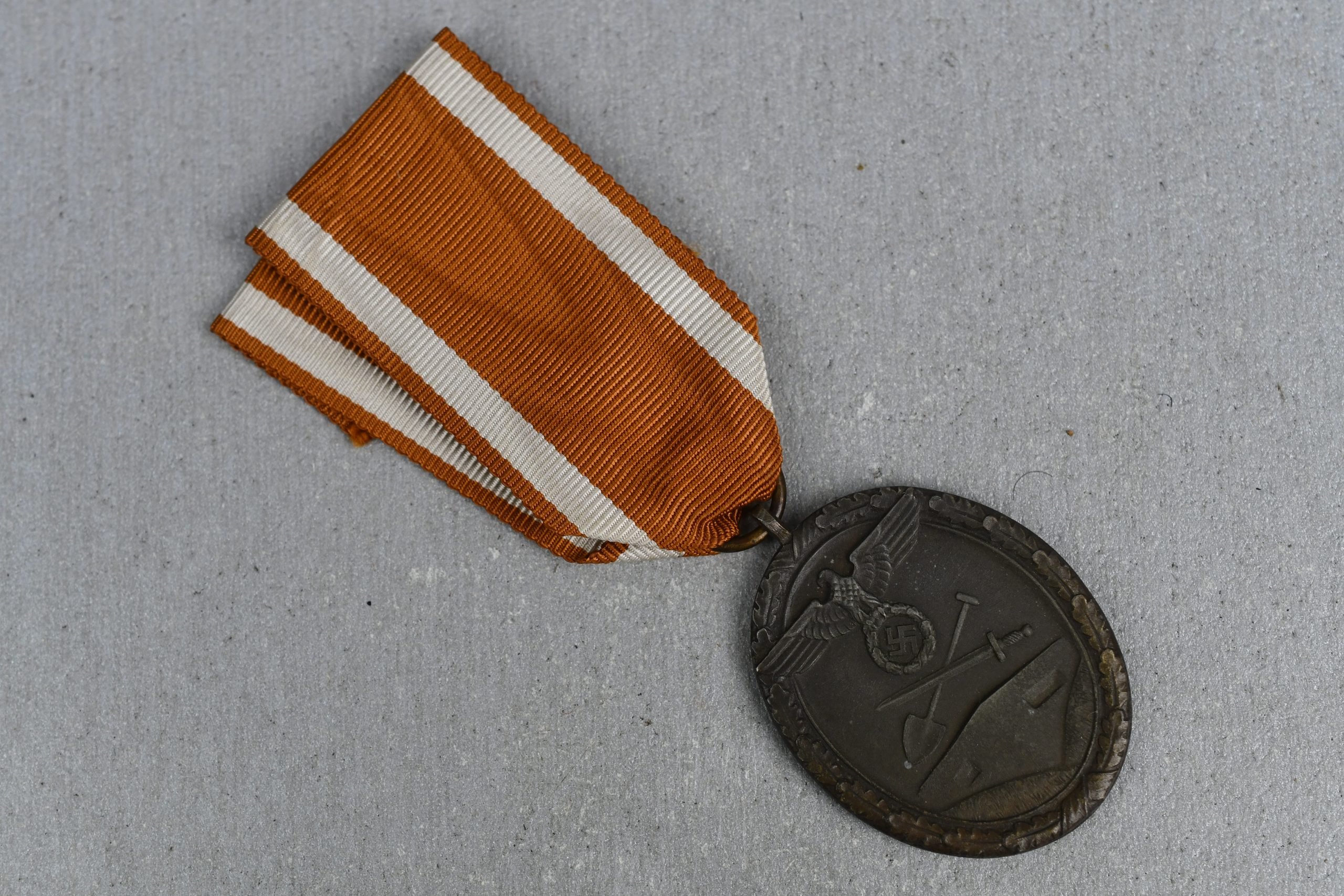 Westwall Medal 'Schutzwall-Ehrenzeichen' — image 4