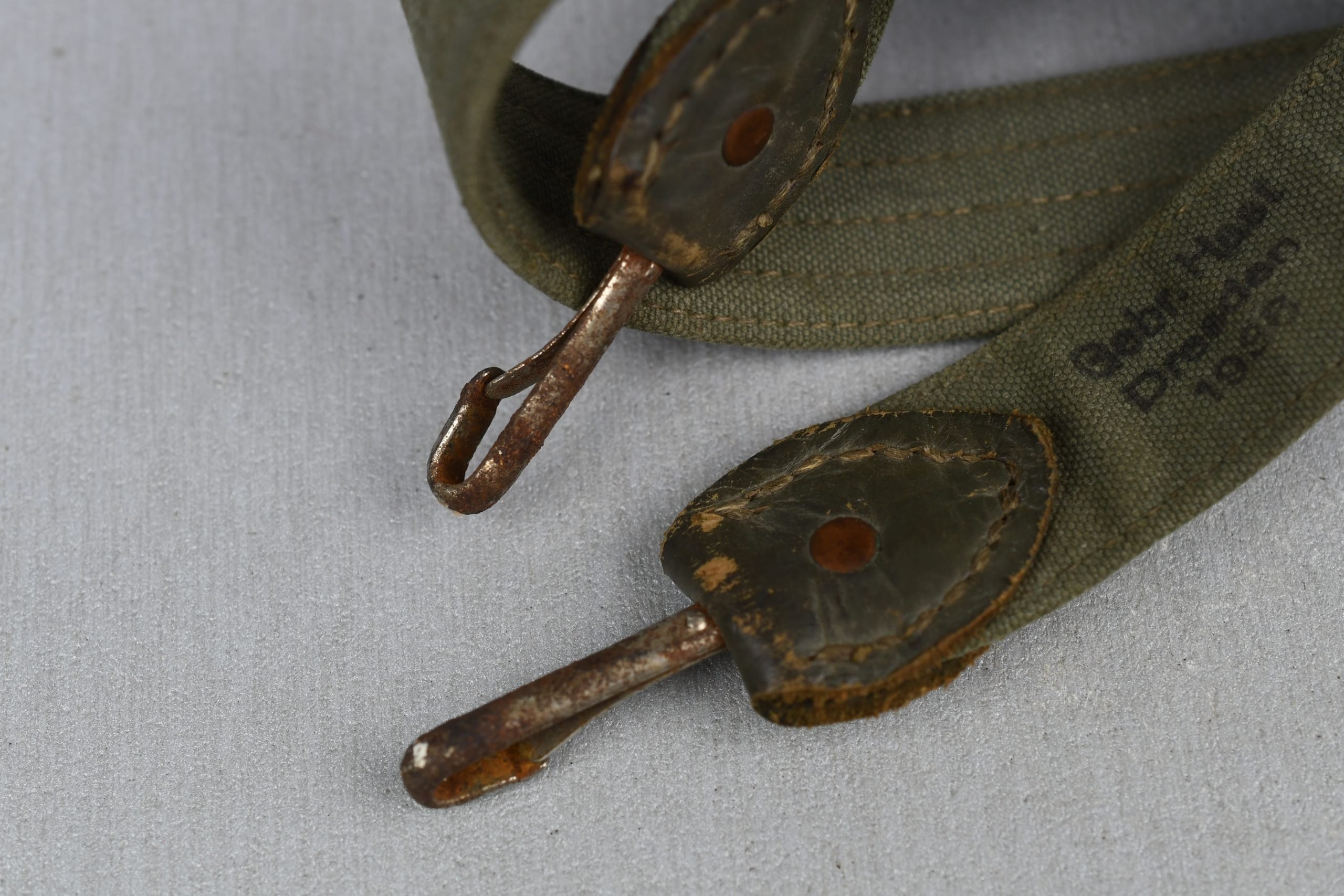 Early M31 Wehrmacht bread bag strap by Gebr. Hast 1936 — image 3