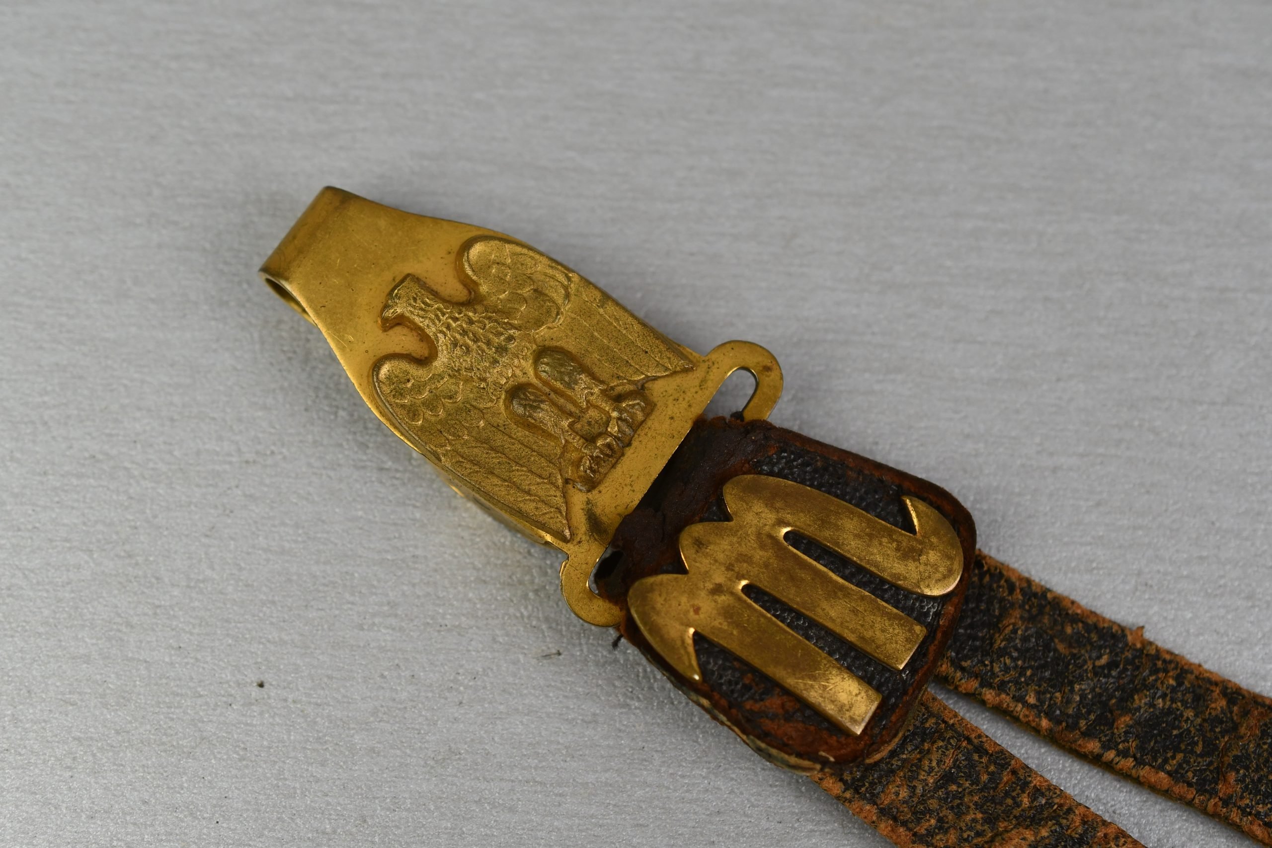 Italian officer's MVSN dagger leather hanger model 1939 — image 2