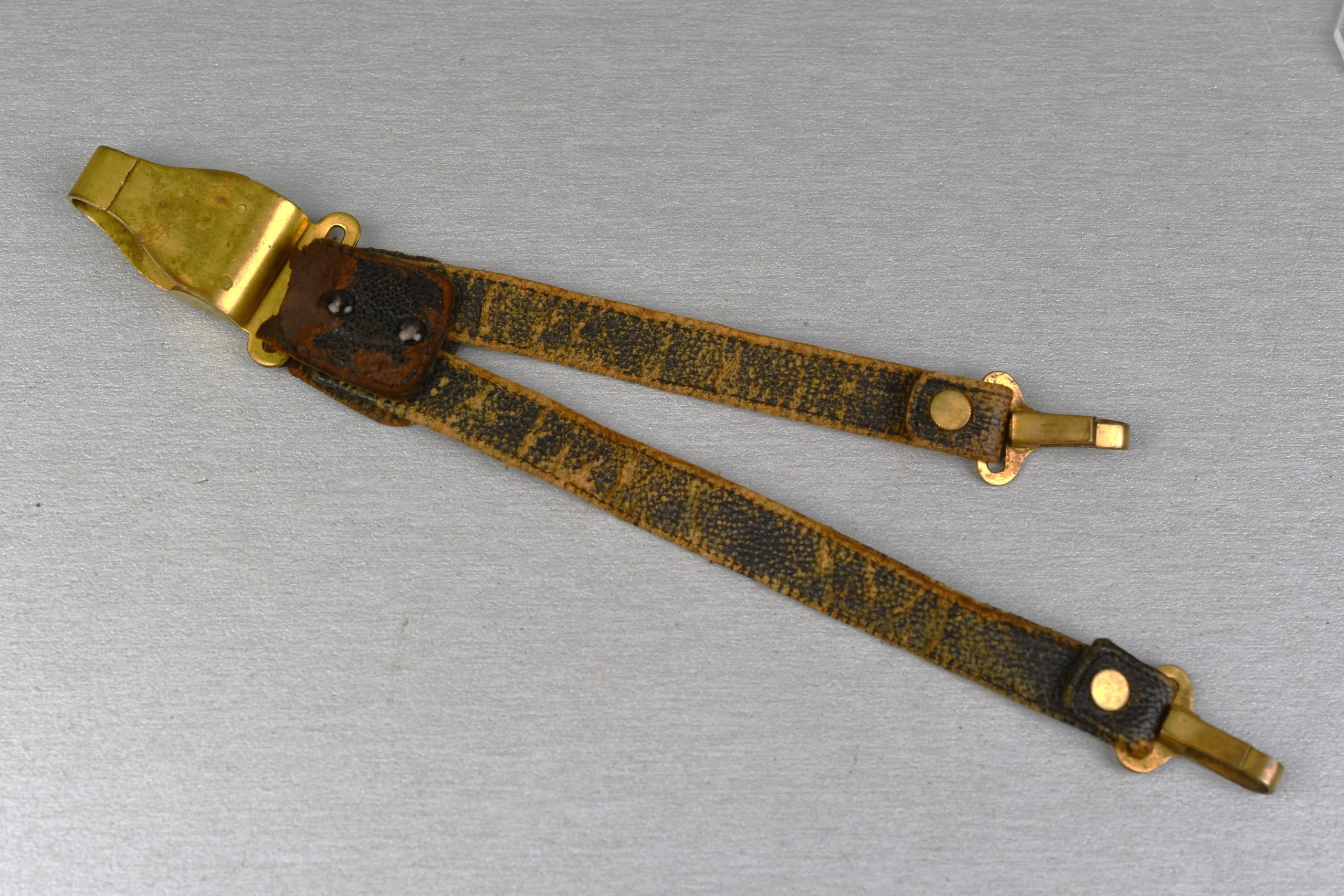 Italian officer's MVSN dagger leather hanger model 1939 — image 5