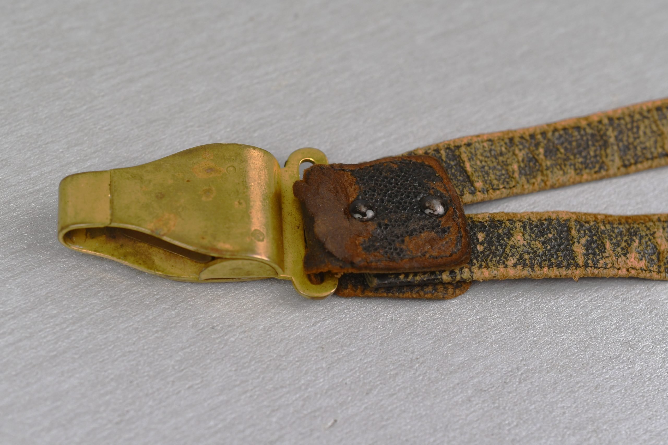 Italian officer's MVSN dagger leather hanger model 1939 — image 6