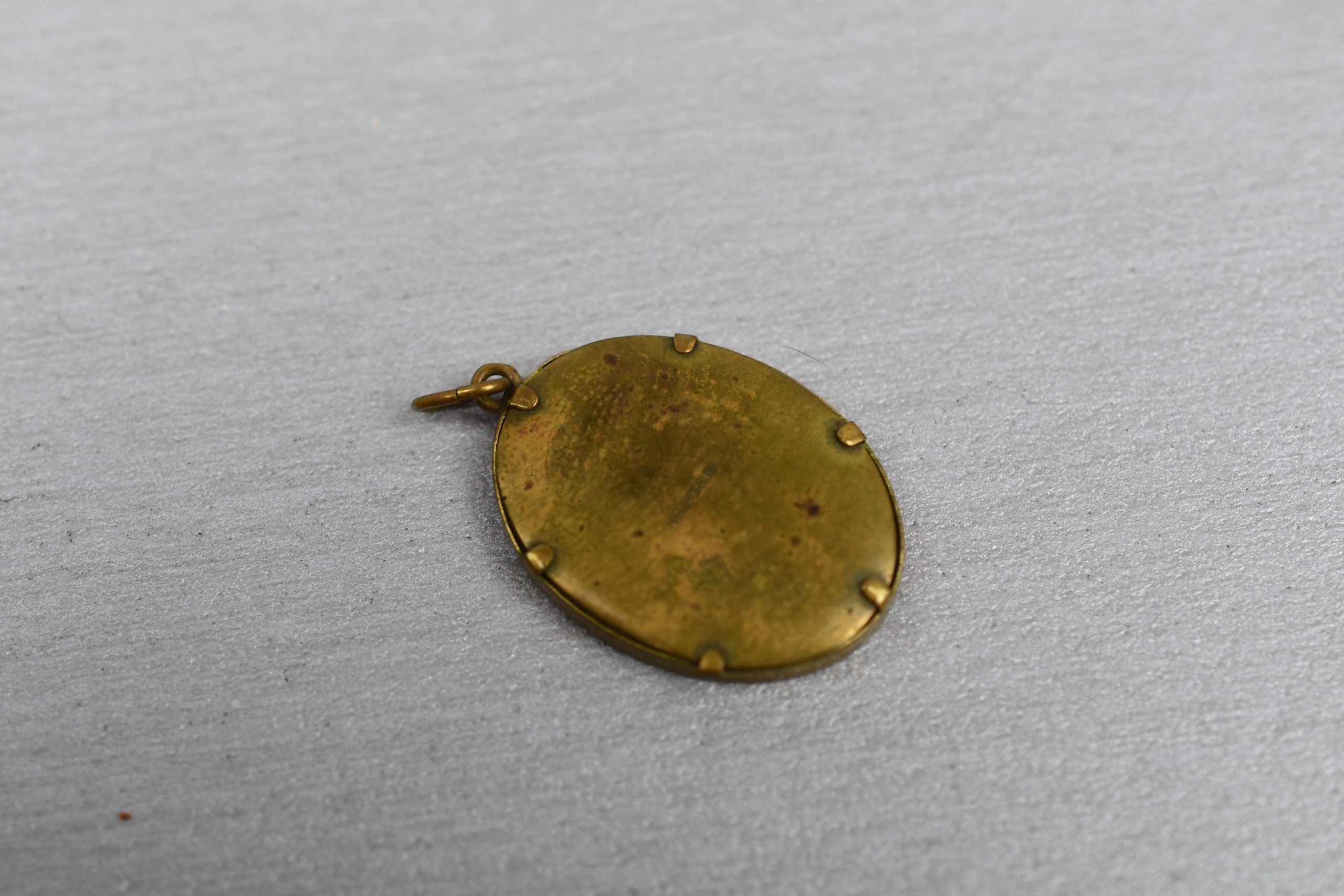 German Gilted Sweetheart Pendant with Soldier's Portrait — image 2