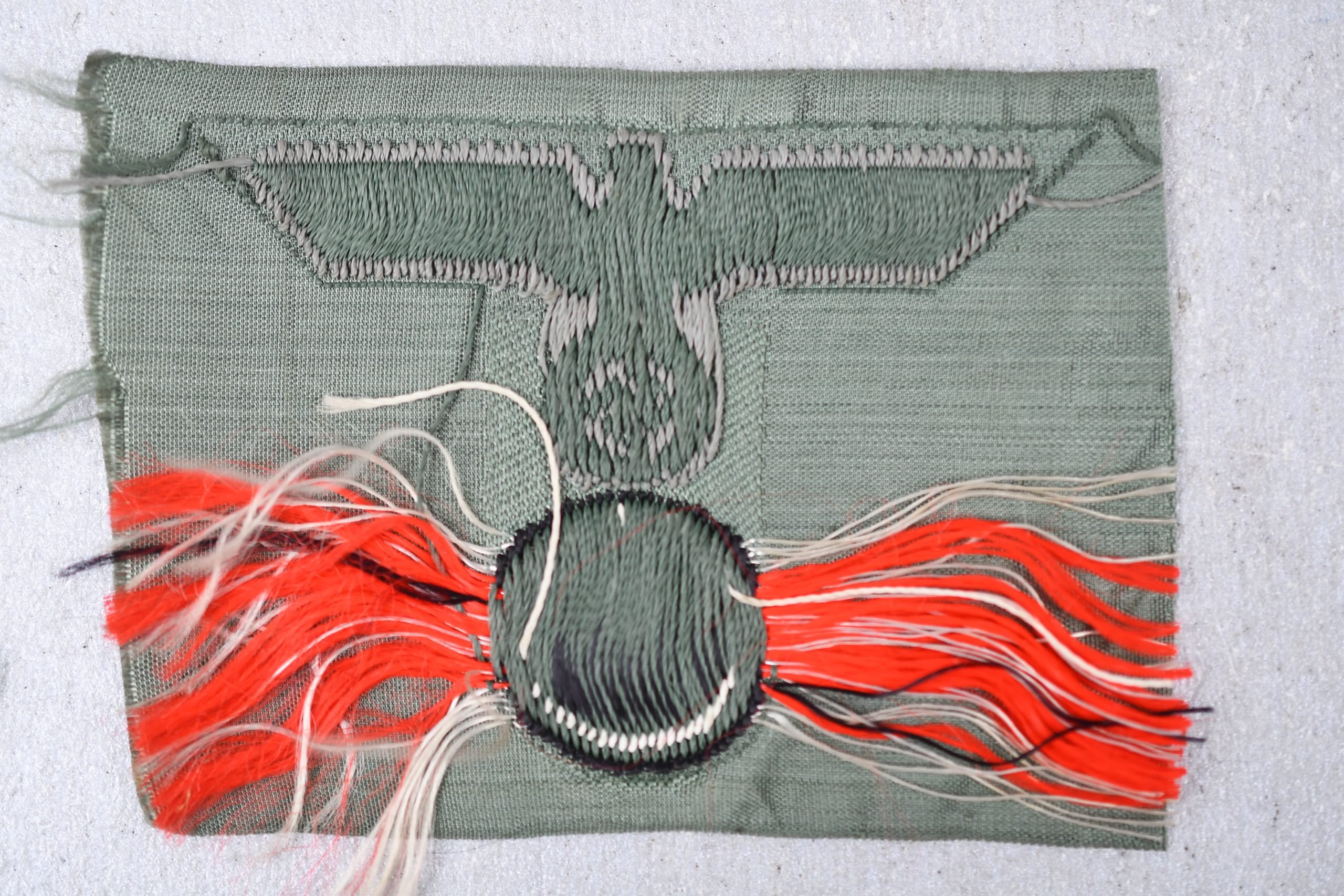 M40 army (Heer) BeVo T-eagle cap insignia — image 2