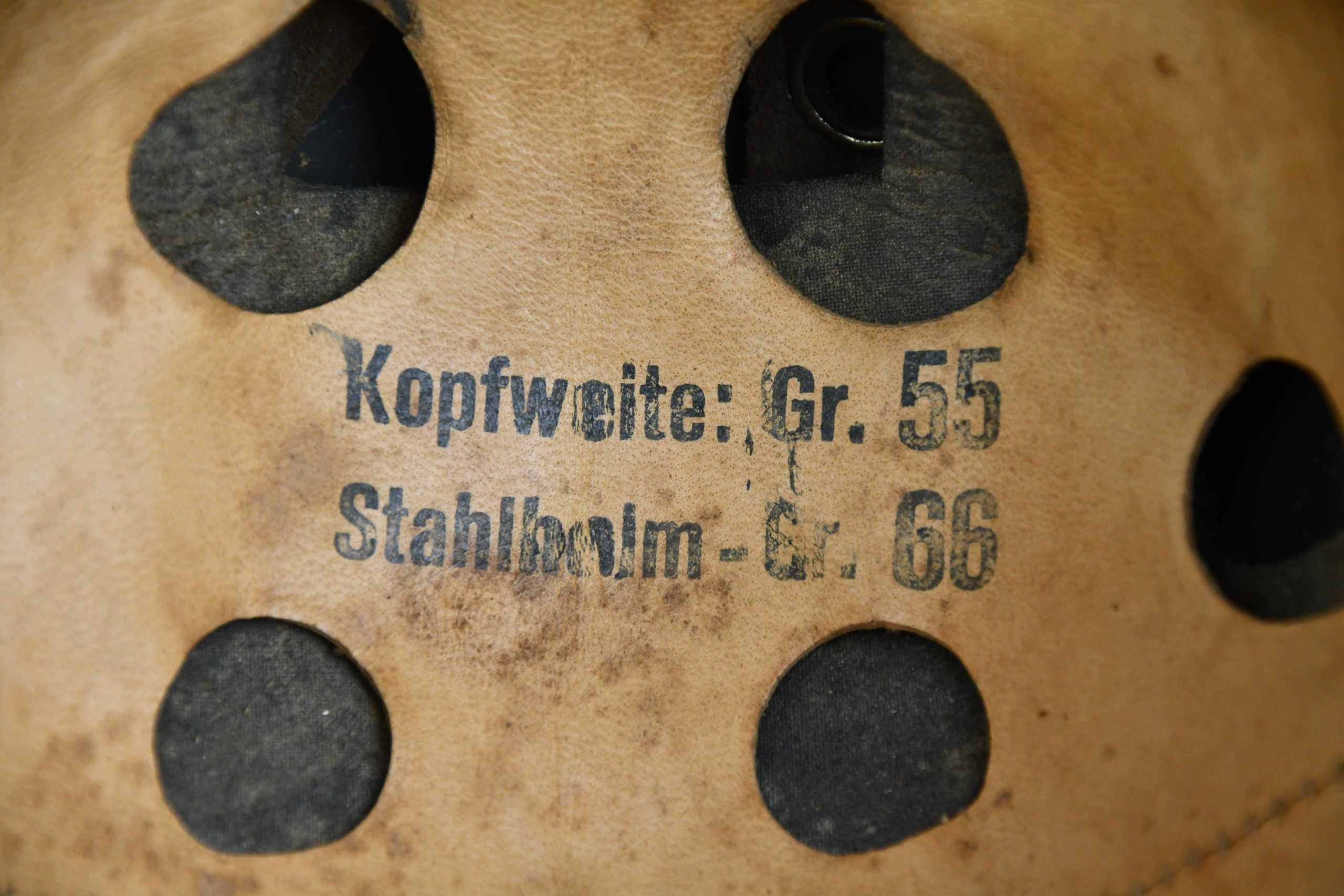 M38 Luftwaffe single decal paratrooper 'Fallschirmjäger' helmet ET66 — image 17