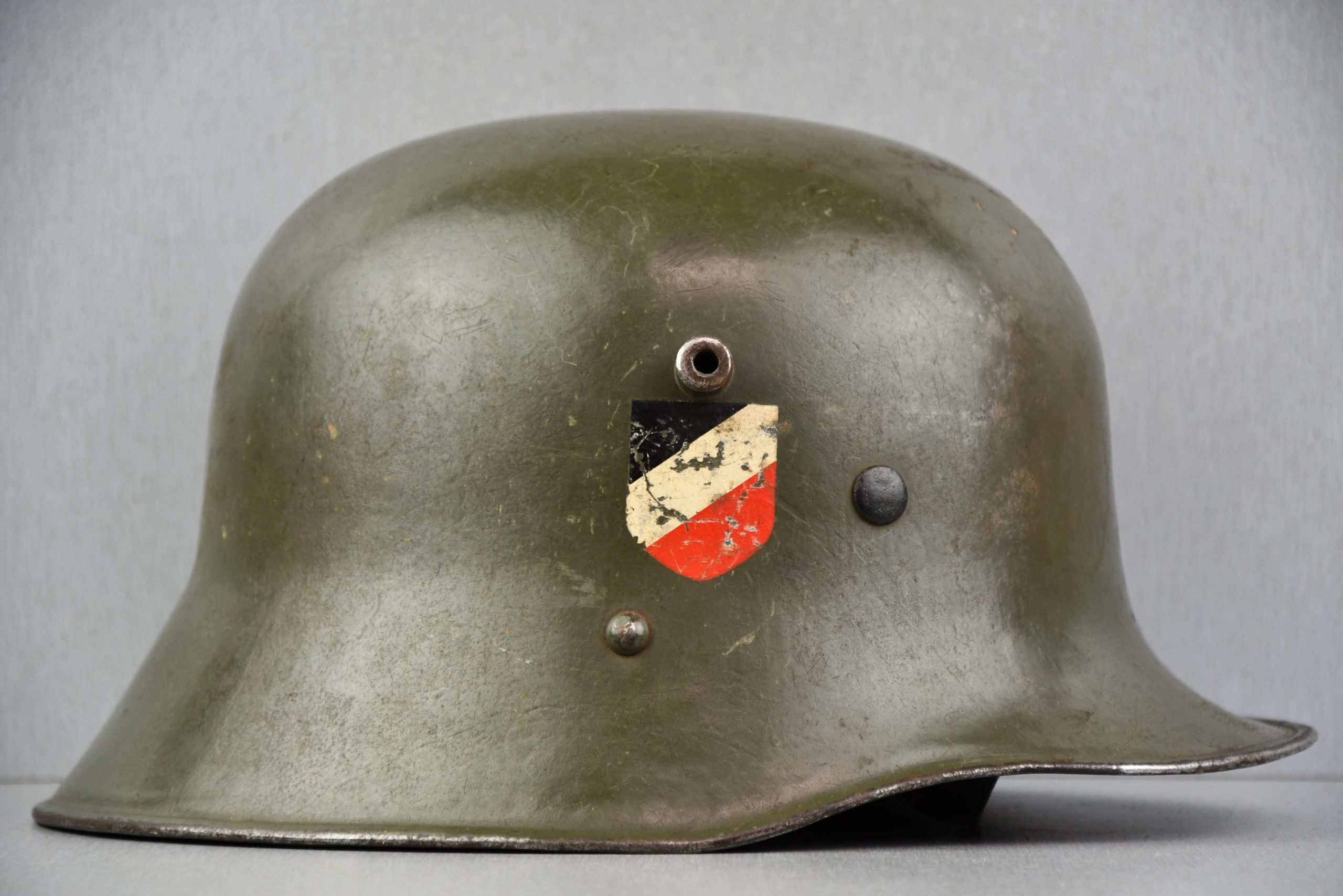 M17 army (Heer) transitional double decal steel helmet — image 3