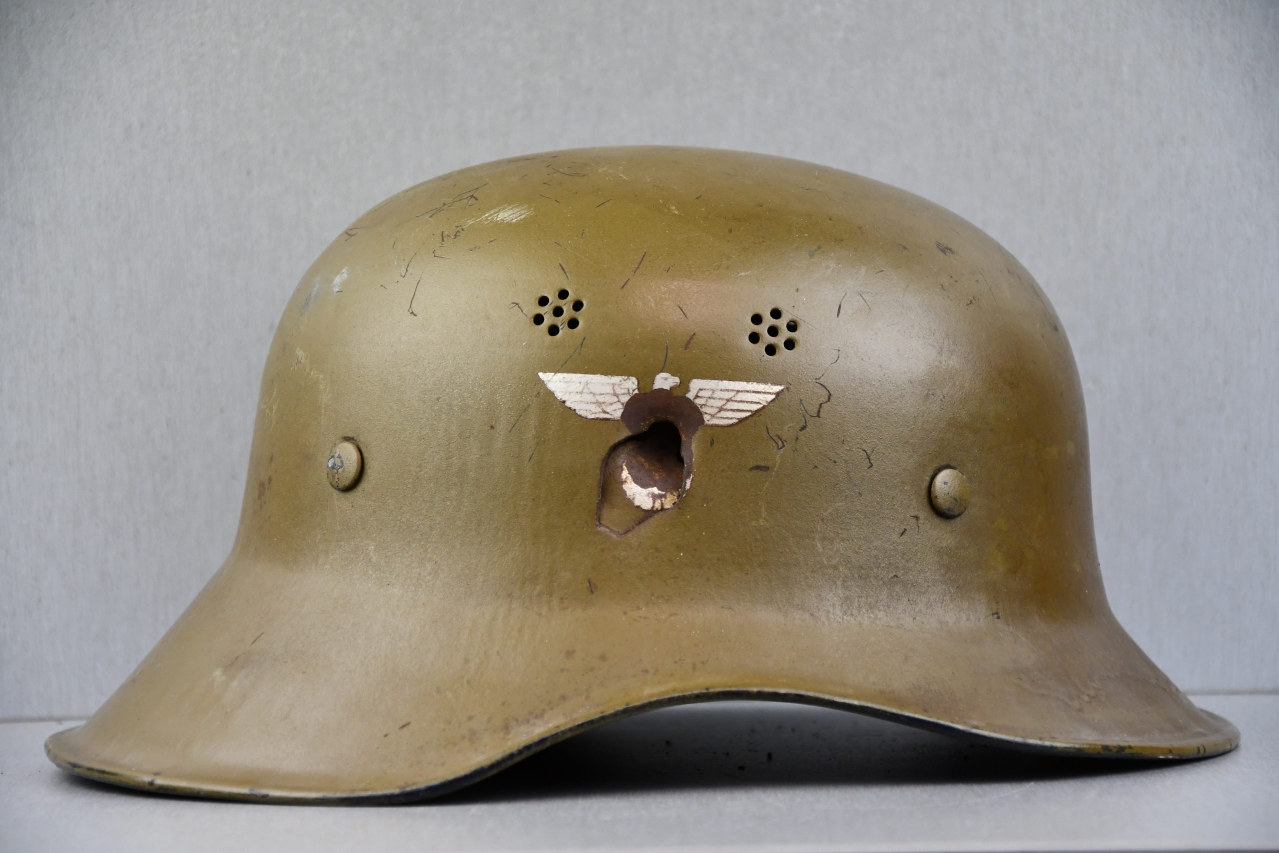RARE SA 'Sturmabteilung' one-piece 'Gladiator' steel helmet with plastic chin strap — image 3