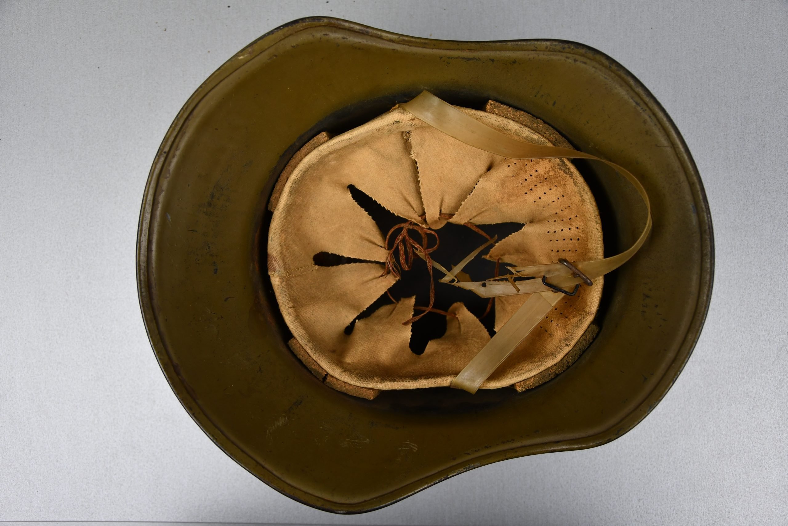 RARE SA 'Sturmabteilung' one-piece 'Gladiator' steel helmet with plastic chin strap — image 6