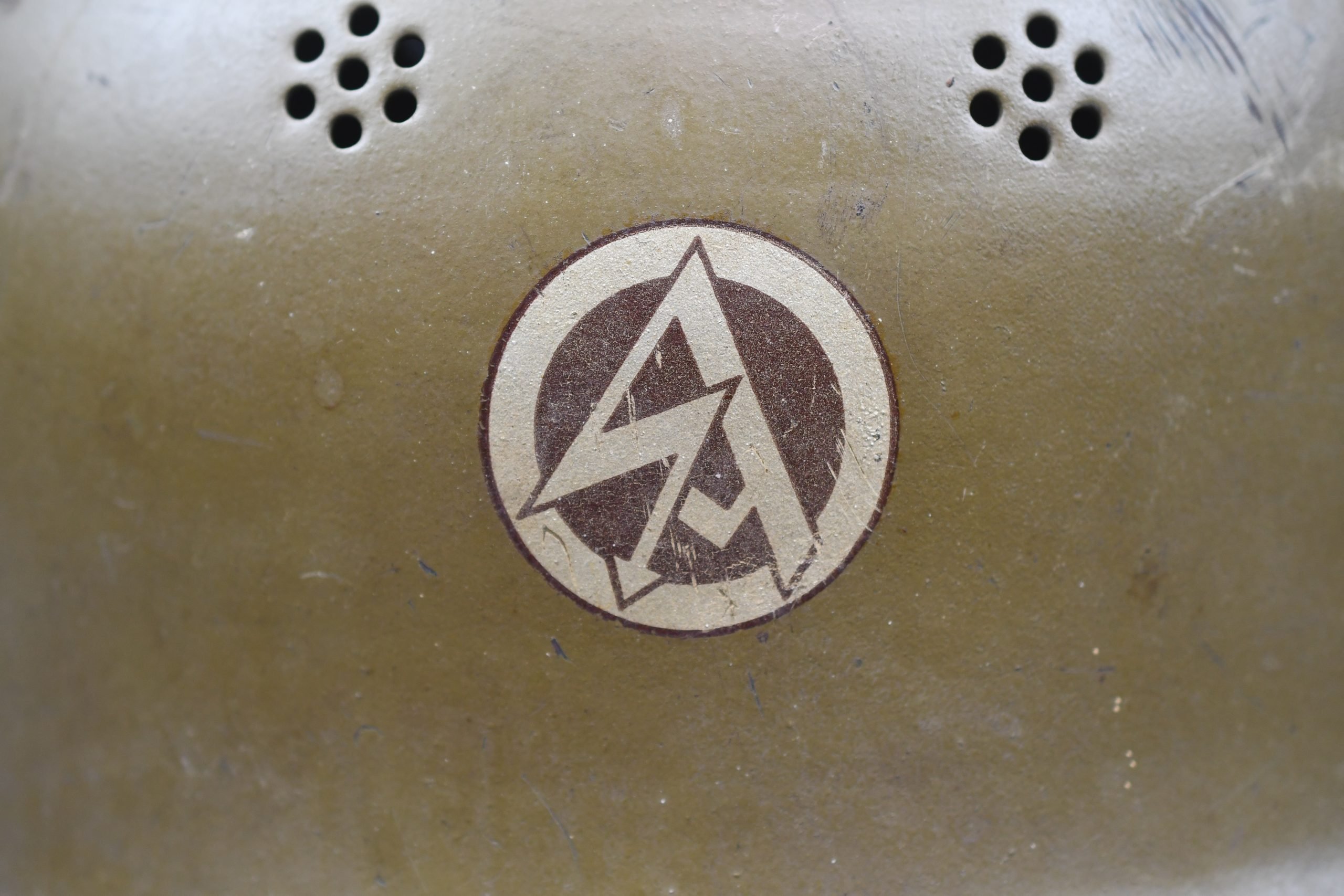 RARE SA 'Sturmabteilung' one-piece 'Gladiator' steel helmet with plastic chin strap — image 7