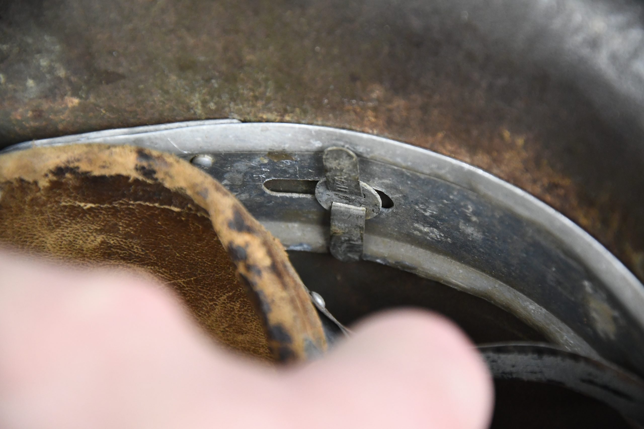 M18 army (Heer) 'transitional' reissue single decal steel helmet — image 11